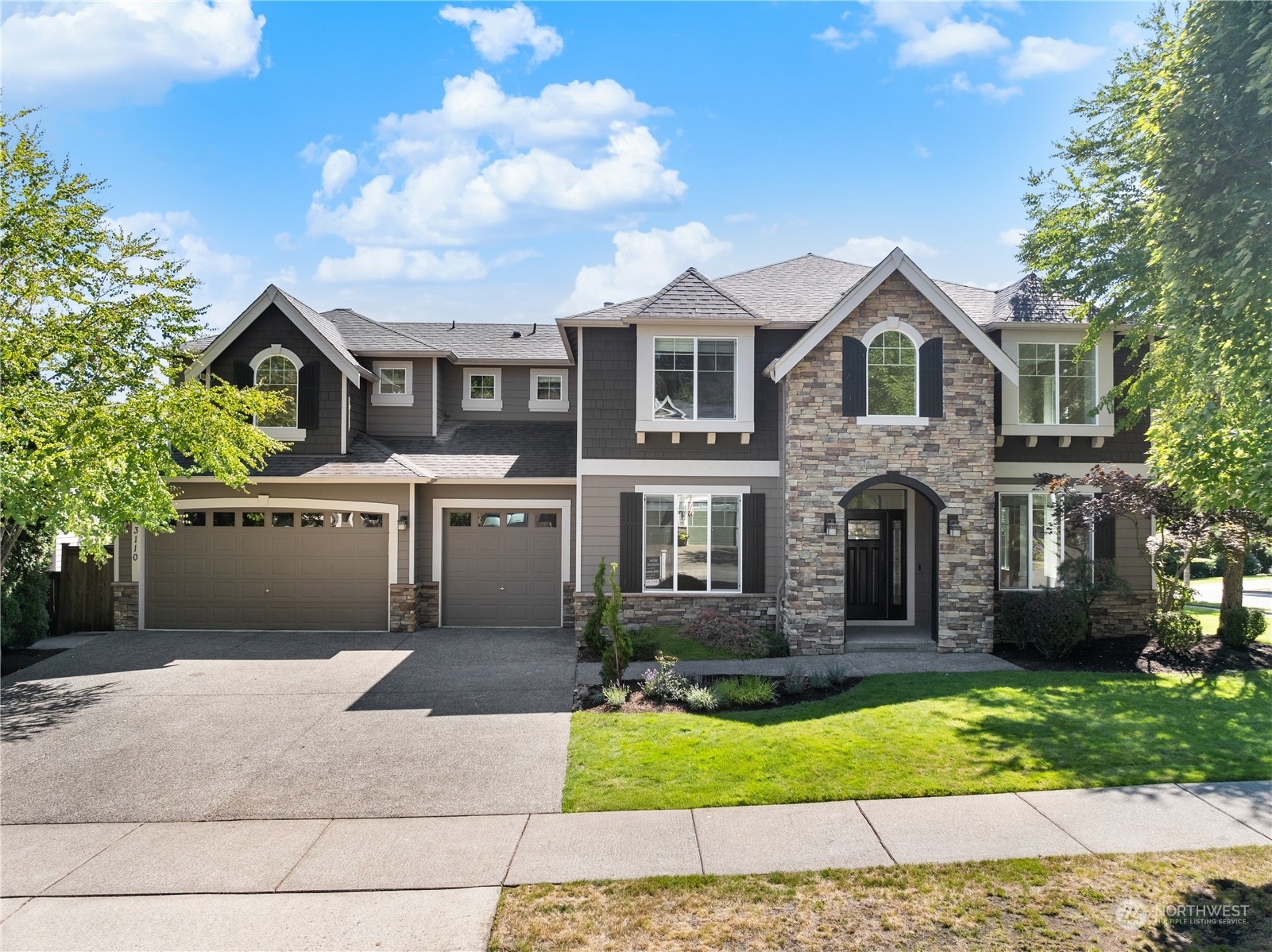 Property Photo: 3110 216th Place SE WA 98021