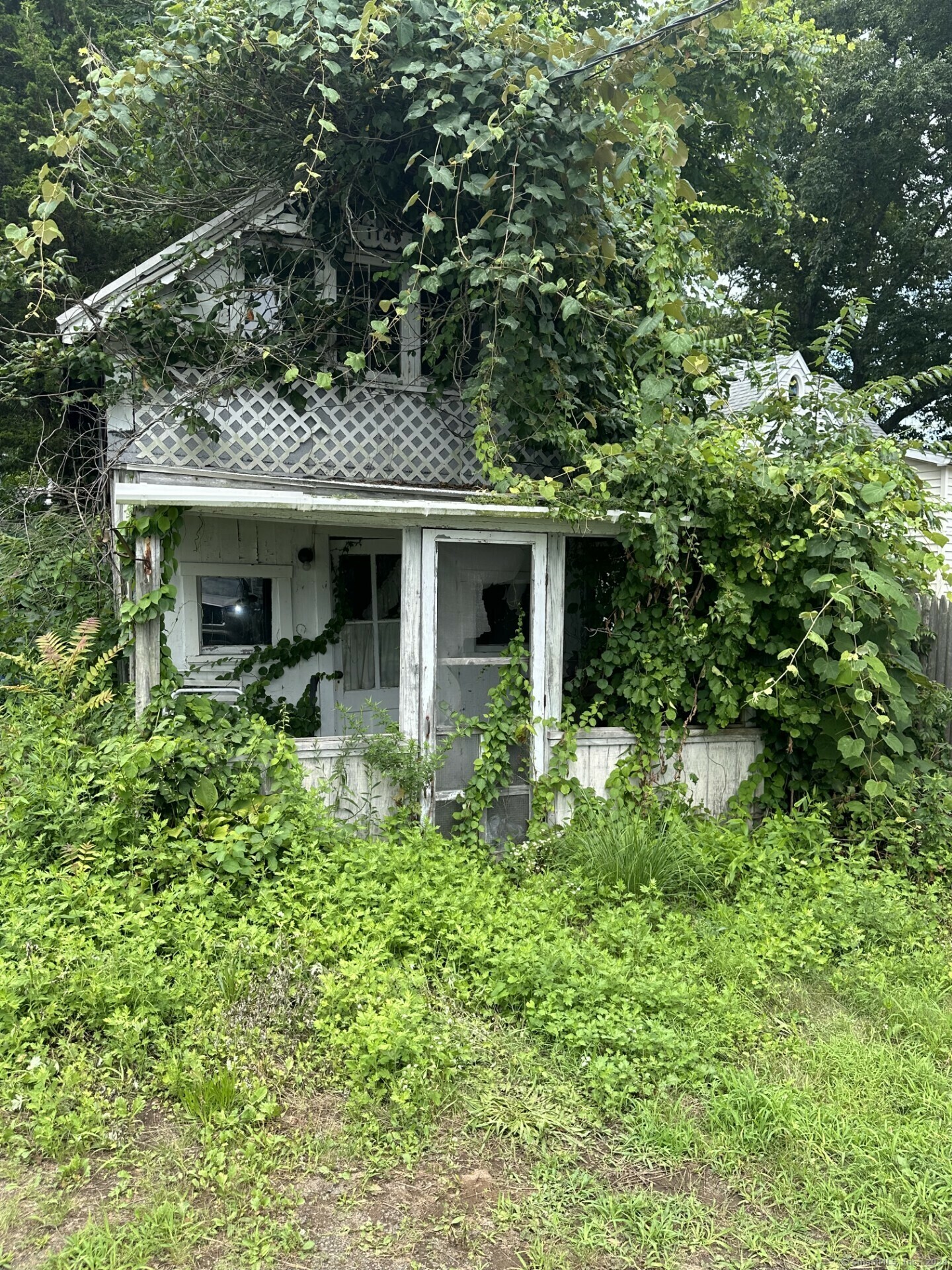 Property Photo: 114 Limewood Avenue CT 06405