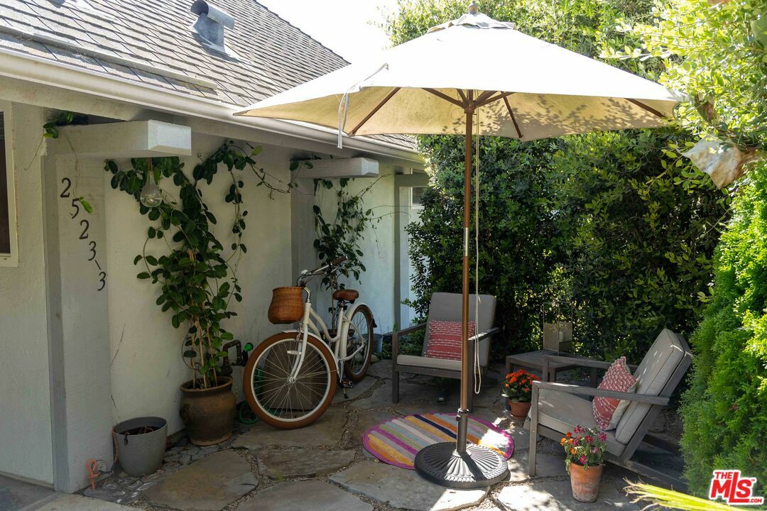 Property Photo:  2523   Harbor Blvd 3  CA 93001 