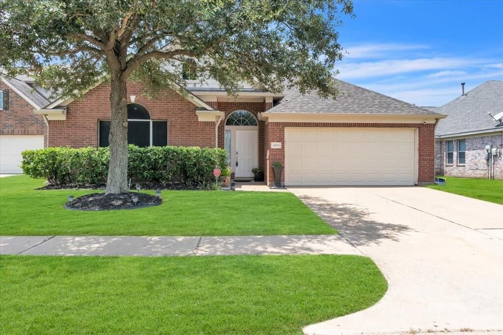 Property Photo: 4811 Vintage Grove Court TX 77449