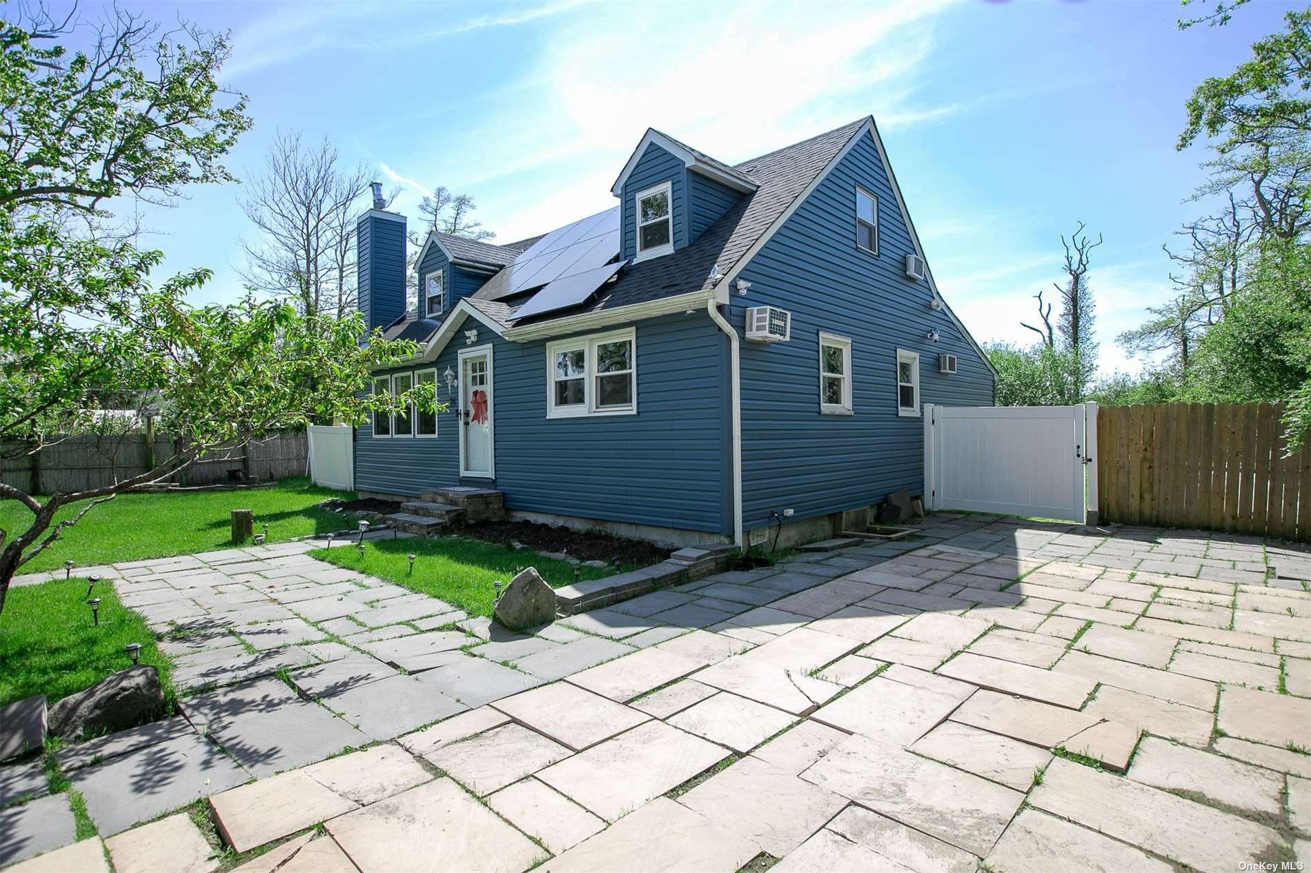 Property Photo:  14 Waverly Road  NY 11967 