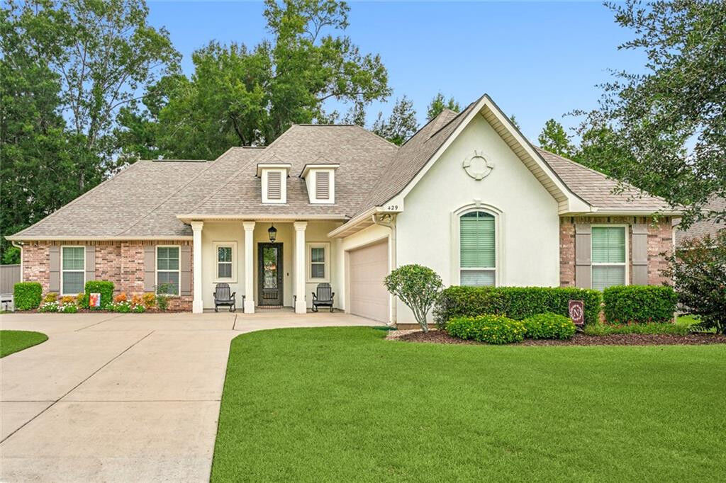 Property Photo: 429 Silver Oak Drive LA 70447