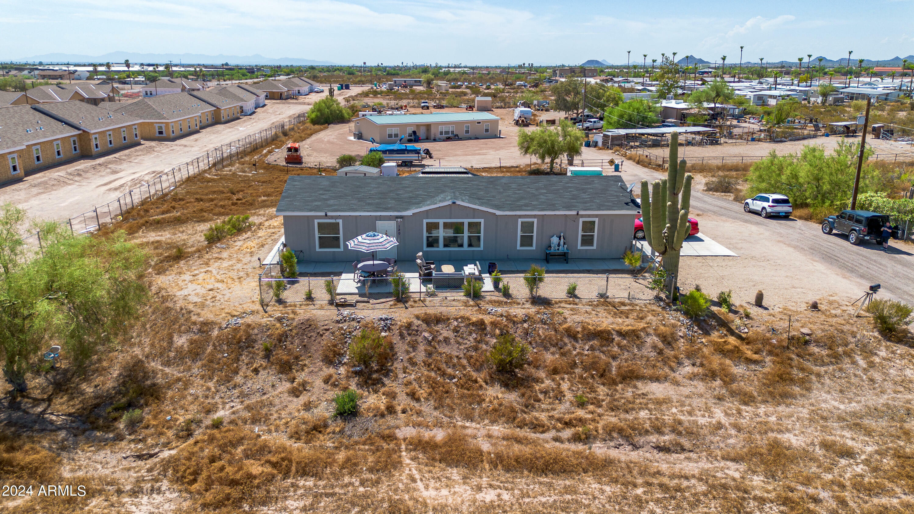 Property Photo:  120 N Royal Palm Road  AZ 85119 