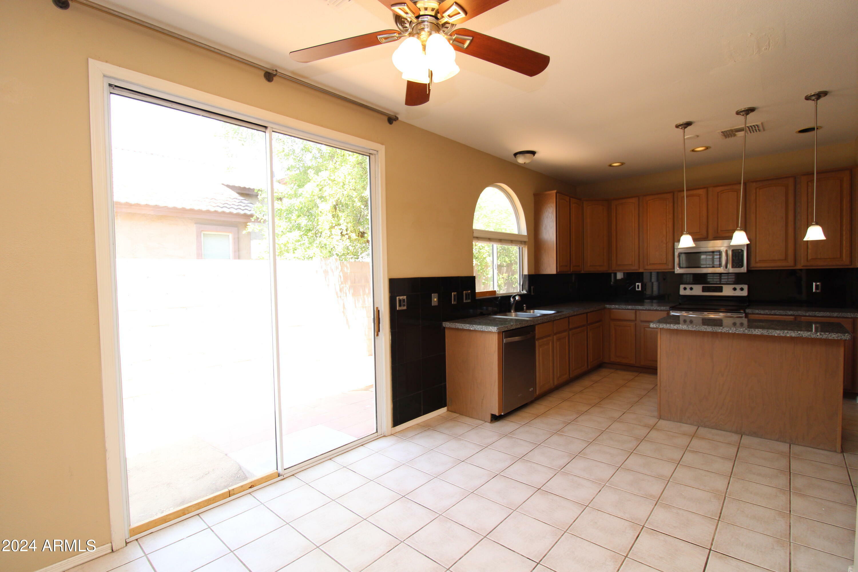 Property Photo:  1140 E Ferrara Street  AZ 85140 