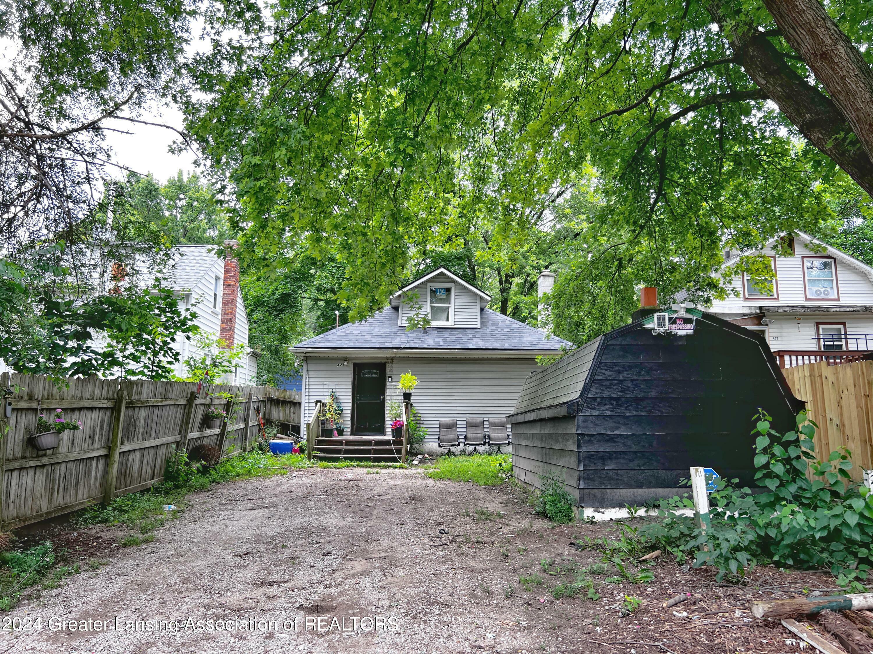 Property Photo:  426 S Francis Avenue  MI 48912 