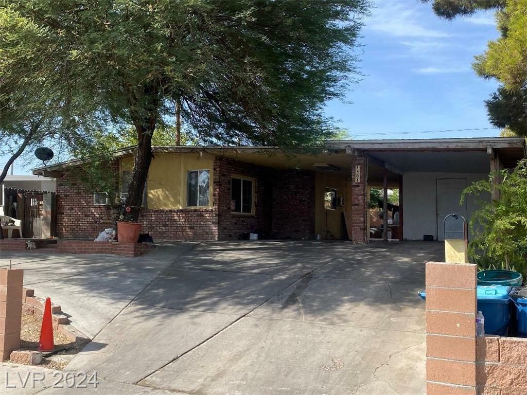 Property Photo:  1804 Silver Birch Lane  NV 89104 