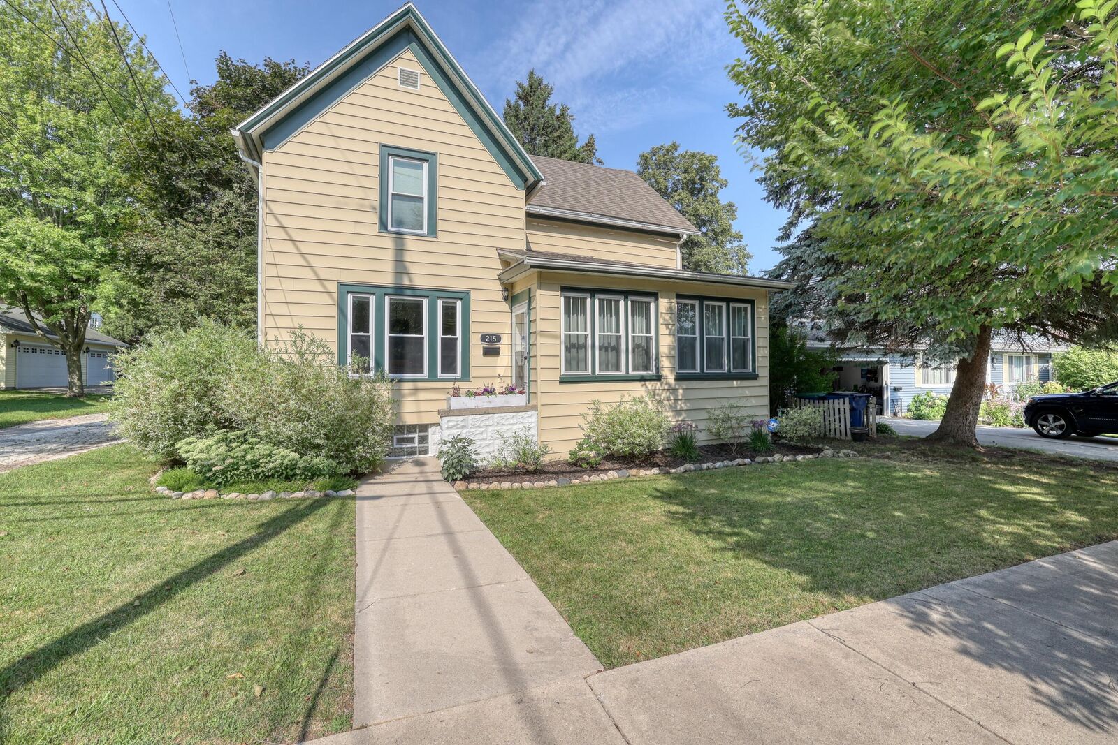 Property Photo:  215 N Spring St  WI 53074 