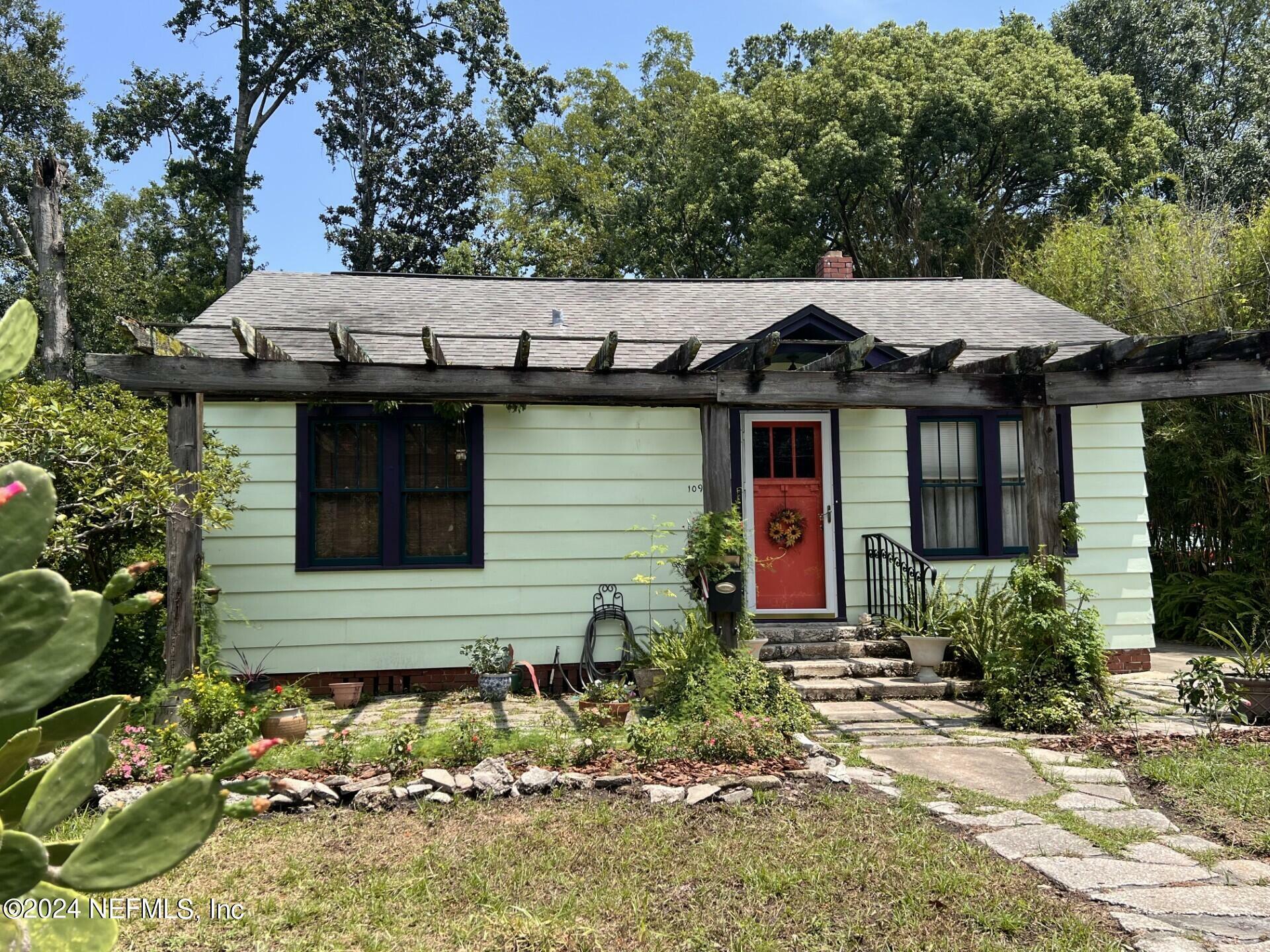 Property Photo:  1097 Wolfe Street  FL 32205 