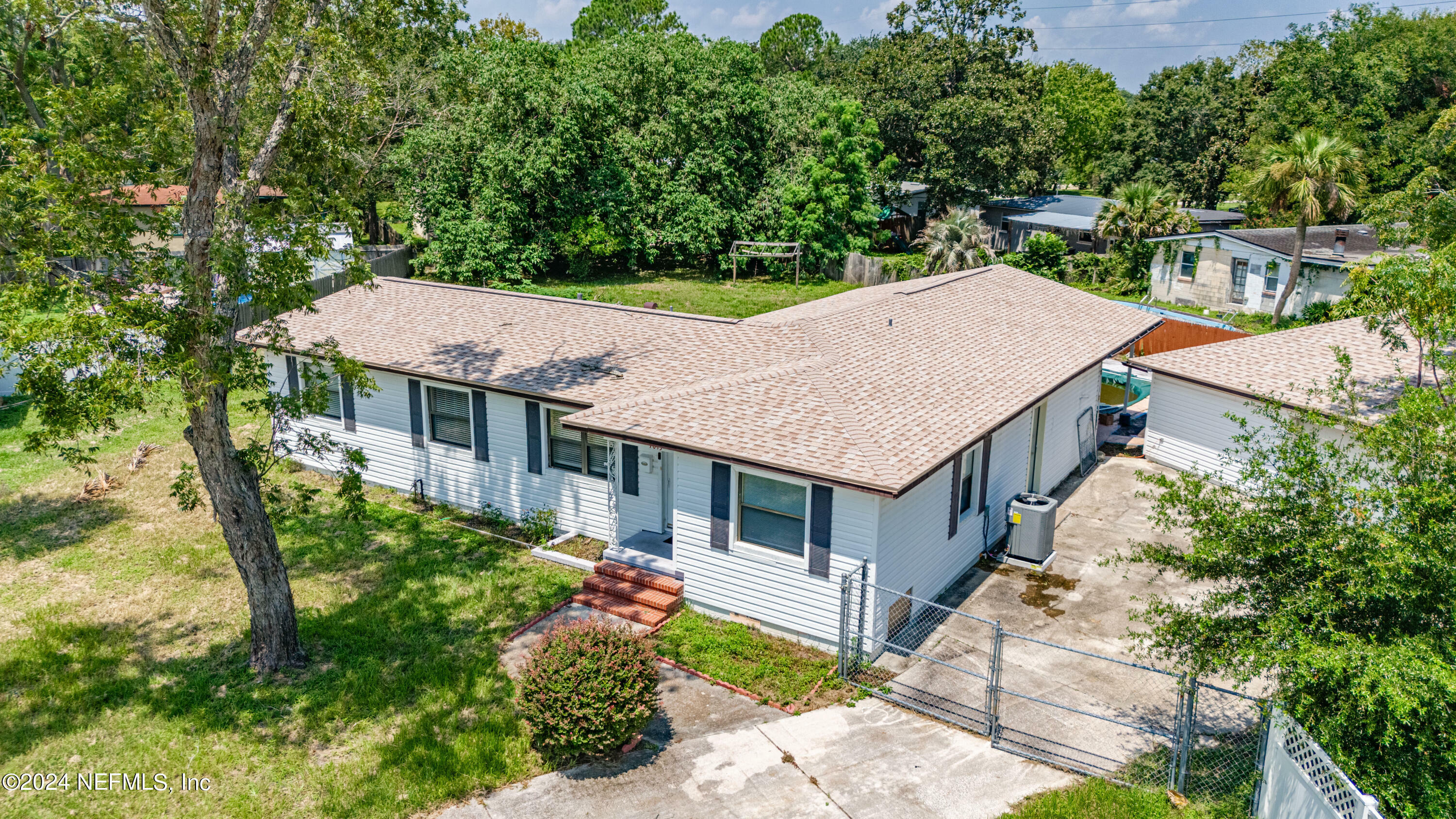 Property Photo:  7045 Gaillardia Court  FL 32211 