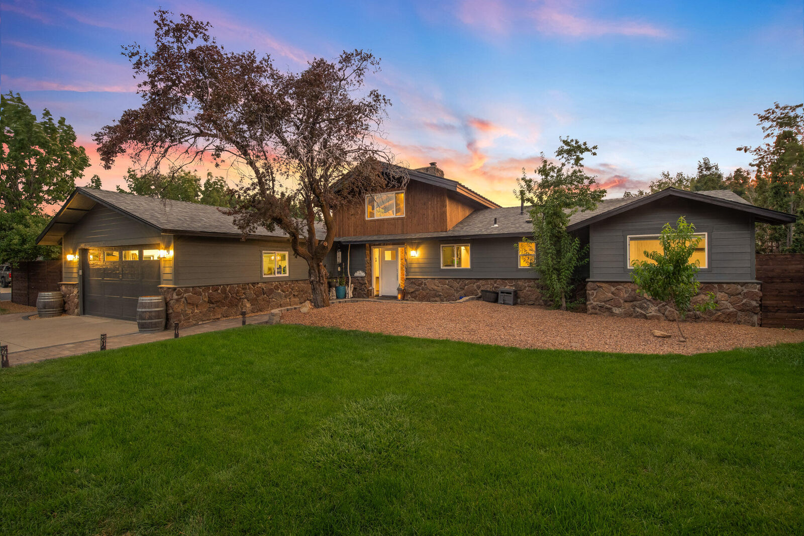 Property Photo:  2335 NW 19th Street  OR 97756 