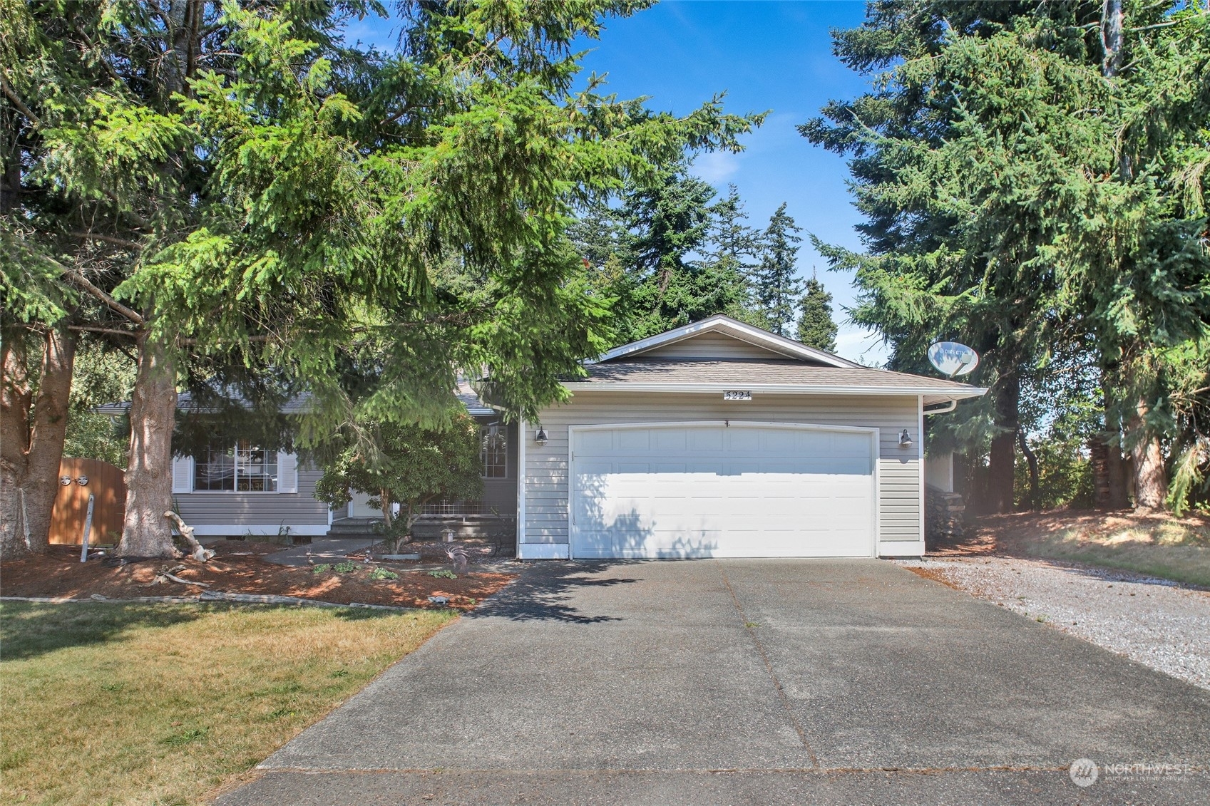 Property Photo:  5224 Richmond Crescent  WA 98230 