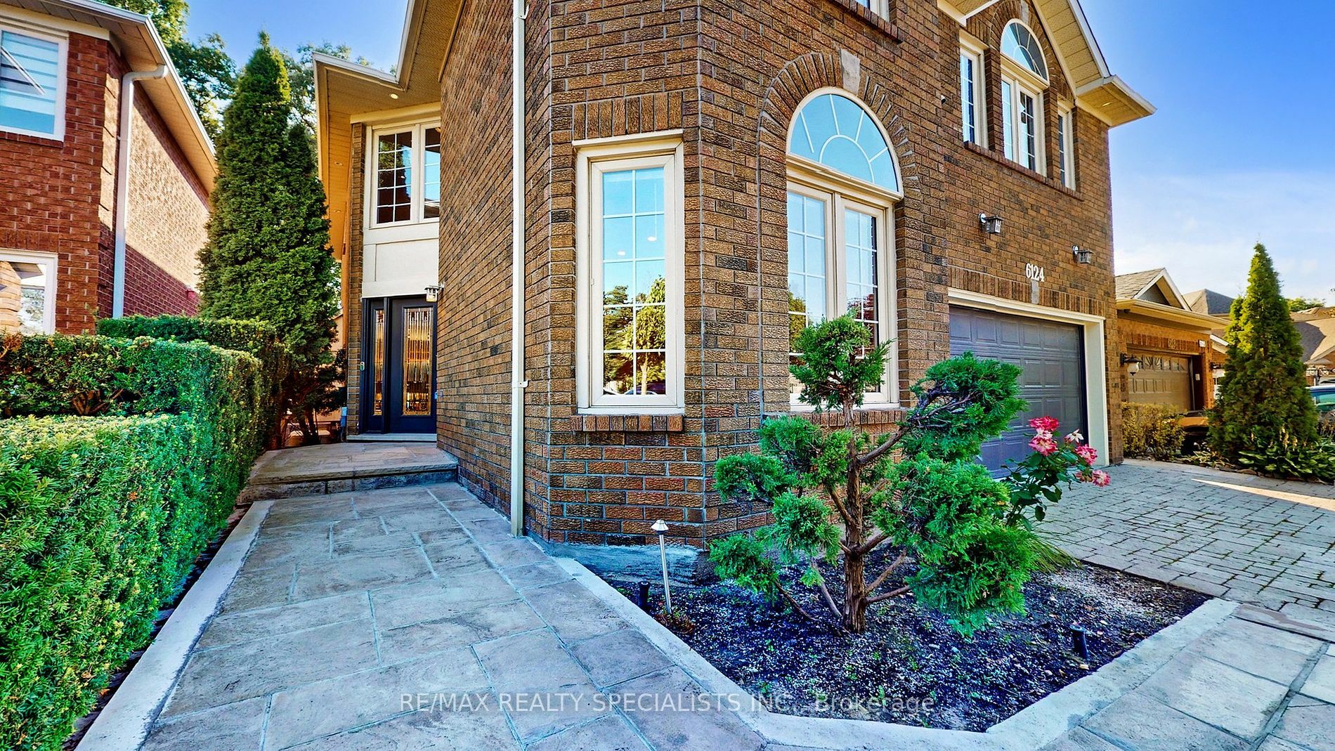 Property Photo:  6124 Hardesty Cres  ON L5V 1B4 