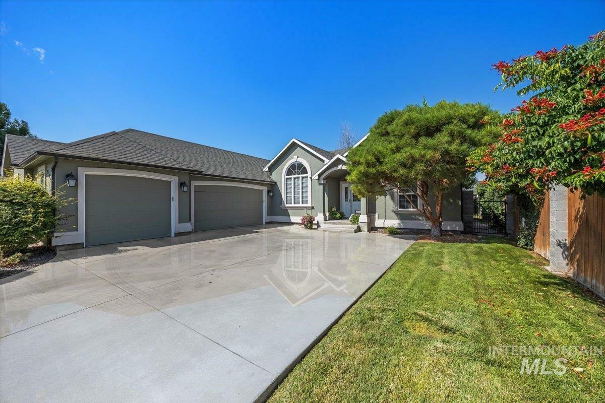 Property Photo:  2604 S Willow Brook Place  ID 83605-5780 