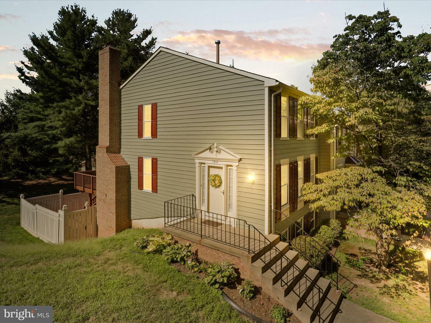 Property Photo:  1510 Autumn Ridge Circle  VA 20194 