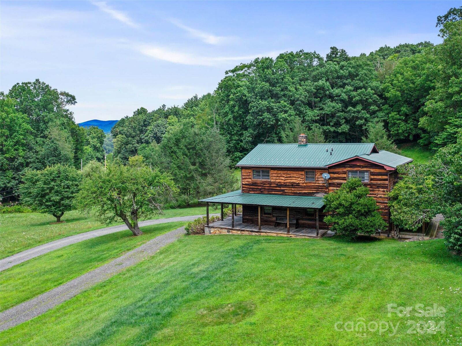 Property Photo: 2825 Banks Creek Road NC 28714