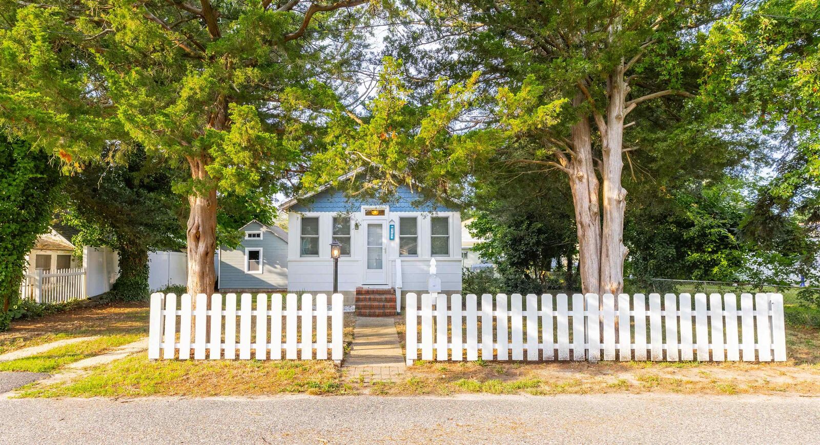 Property Photo:  207 W Delaware  NJ 08251 