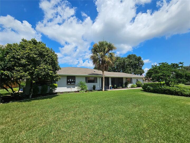 Property Photo:  601 Turnberry Court  FL 33884 