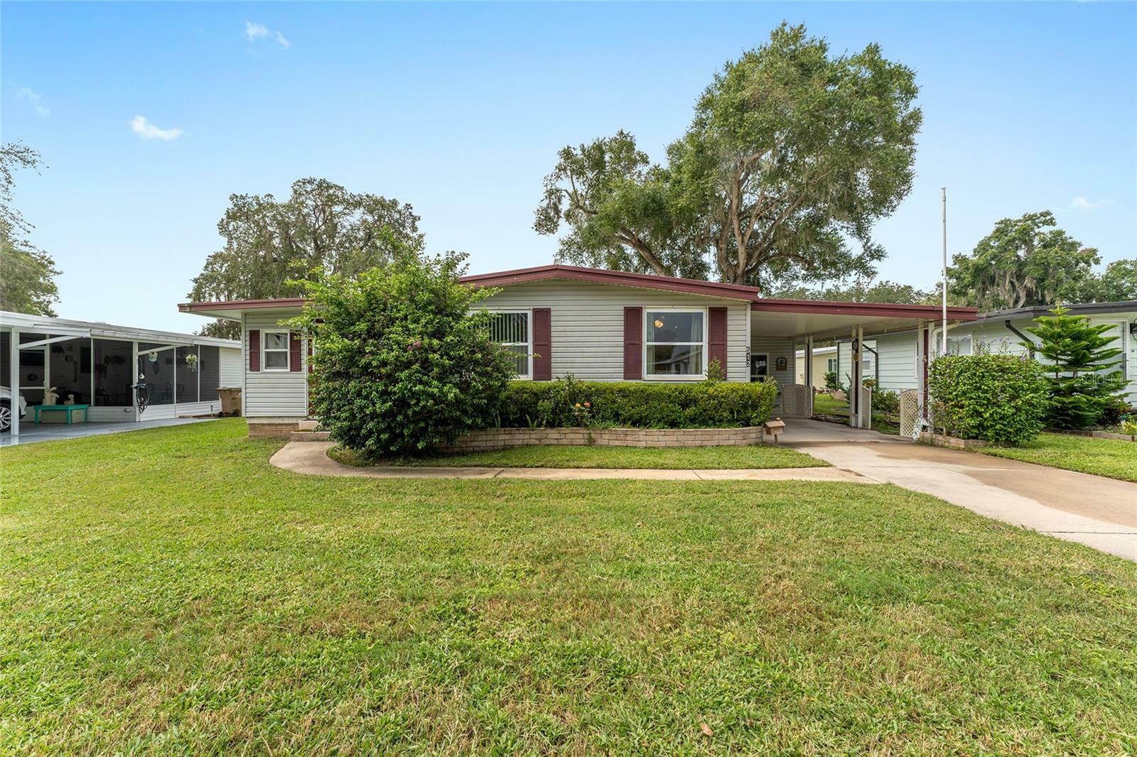 Property Photo:  512 Palo Verde Drive  FL 34748 