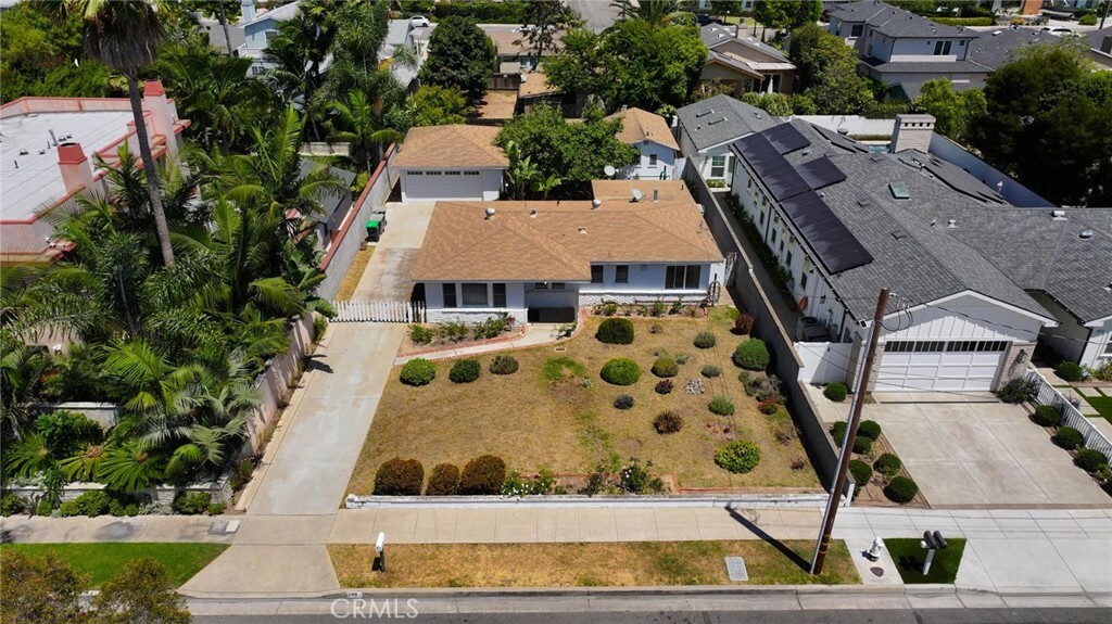 Property Photo:  348 E 18th Street  CA 92627 