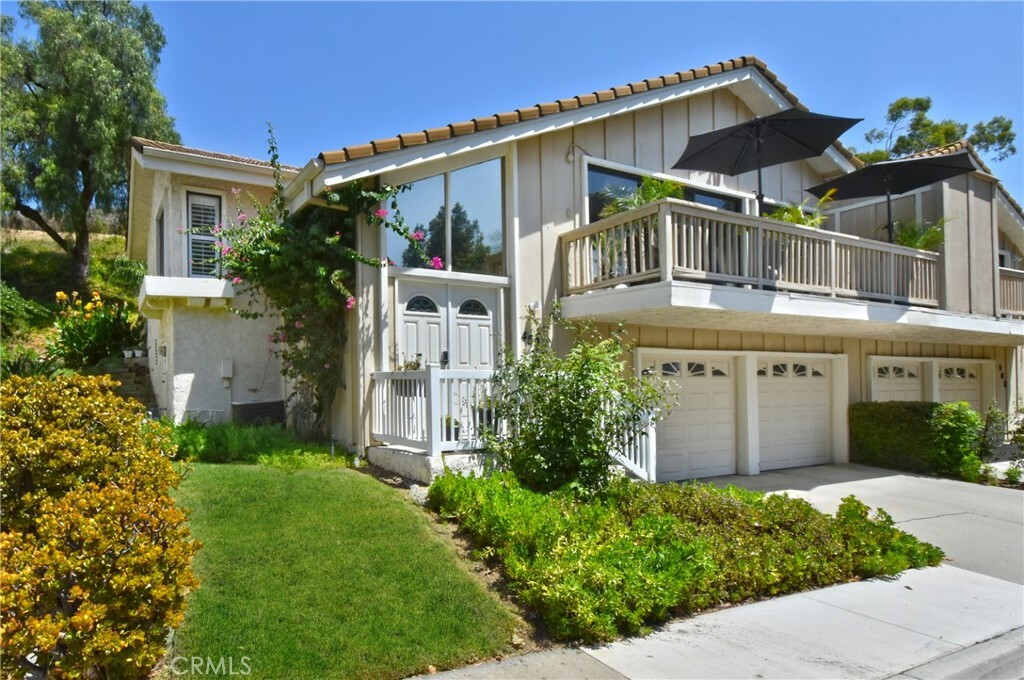 Property Photo: 450 Cresthill CA 91377