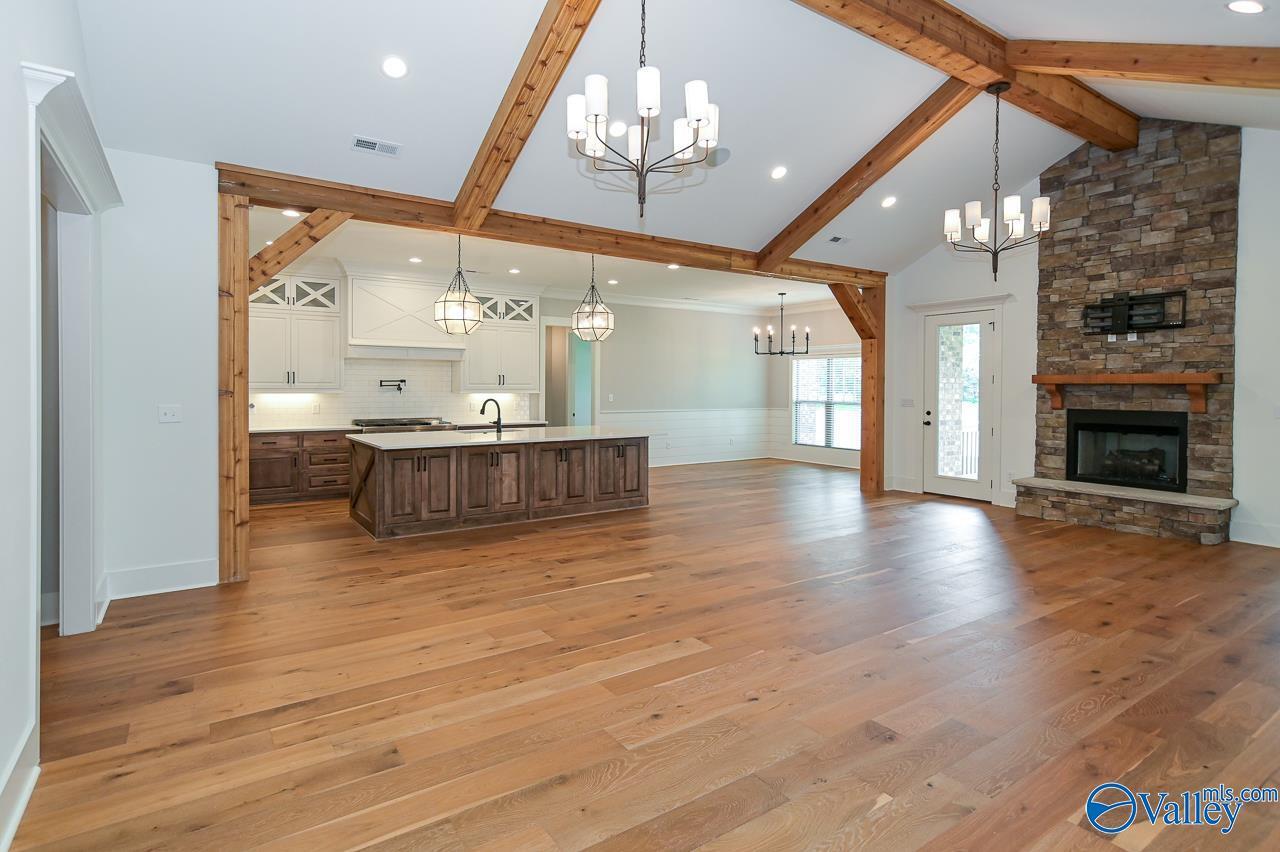 Property Photo: 205 Farmhouse Drive AL 35757