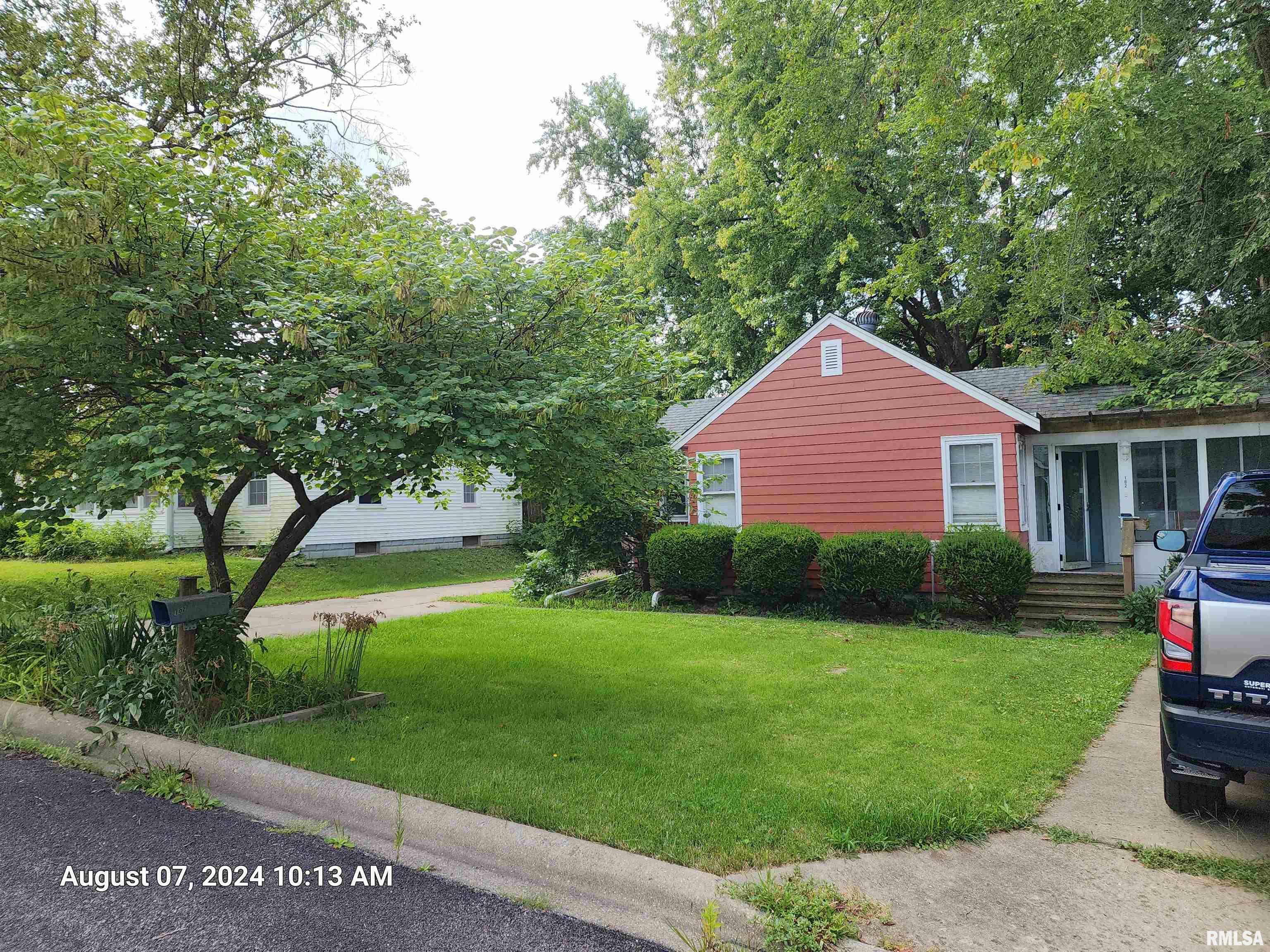 Property Photo:  102 Wilshire Court  IL 61611 