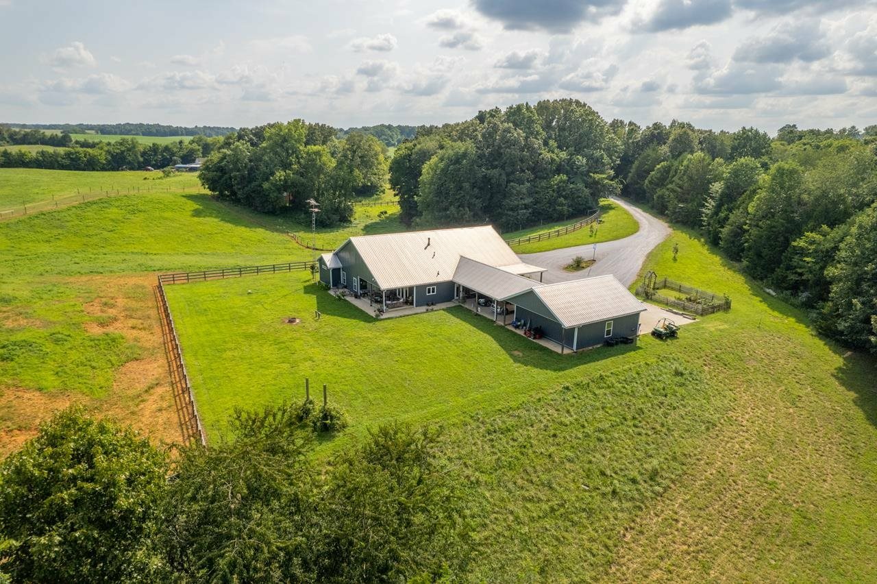 Property Photo:  2820 Barnes School Road  KY 42104 