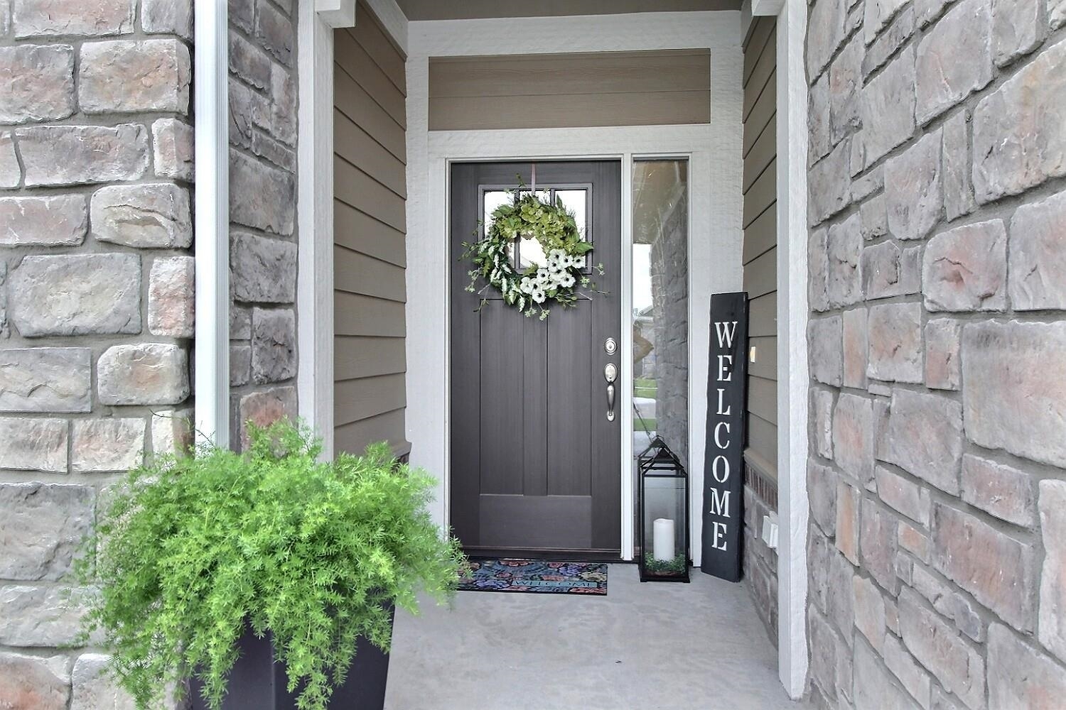 Property Photo: 1433 S Canyon St KS 67235