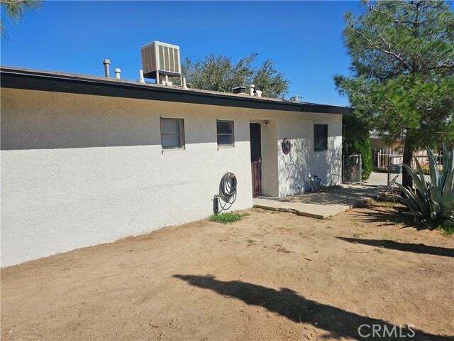 Property Photo:  1345 W Elizabeth Lake Rd  CA 93551 