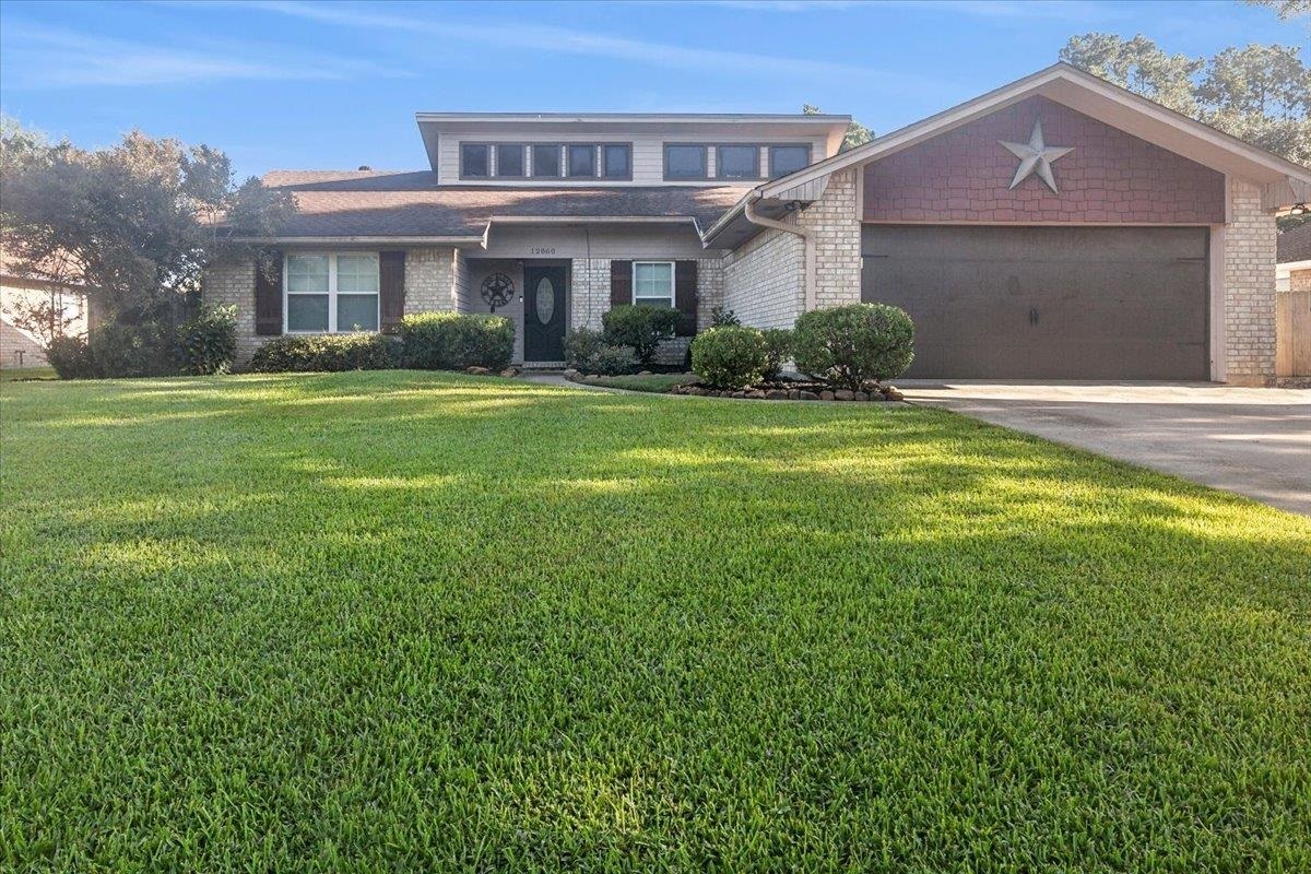 12860 Birch Ln  Beaumont TX 77713-9426 photo