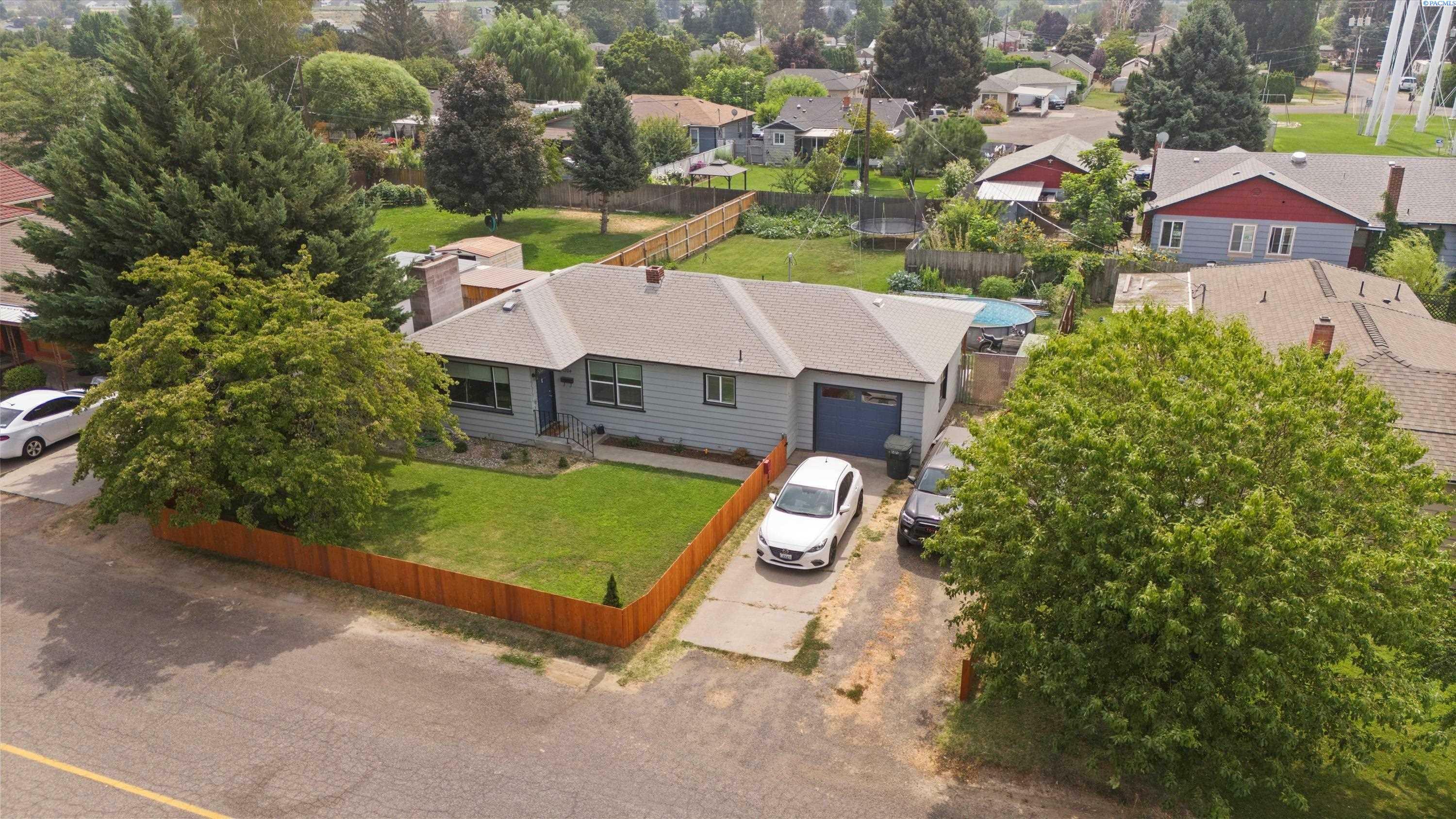 Property Photo:  1204 Missouri Street  WA 98930 