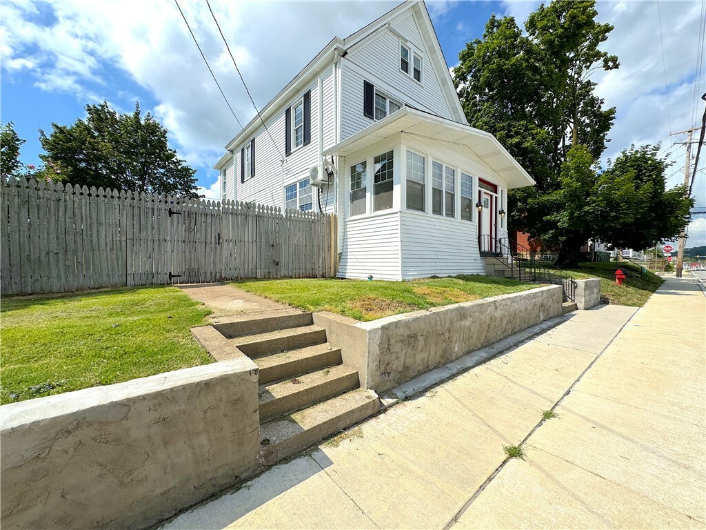 Property Photo:  111 N 4th St  PA 15697 