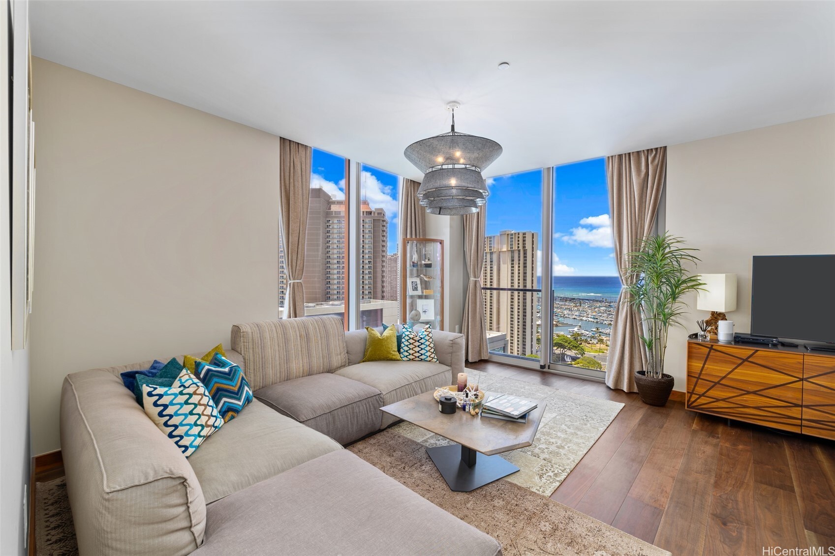 1555 Kapiolani Boulevard 2208  Honolulu HI 96814 photo