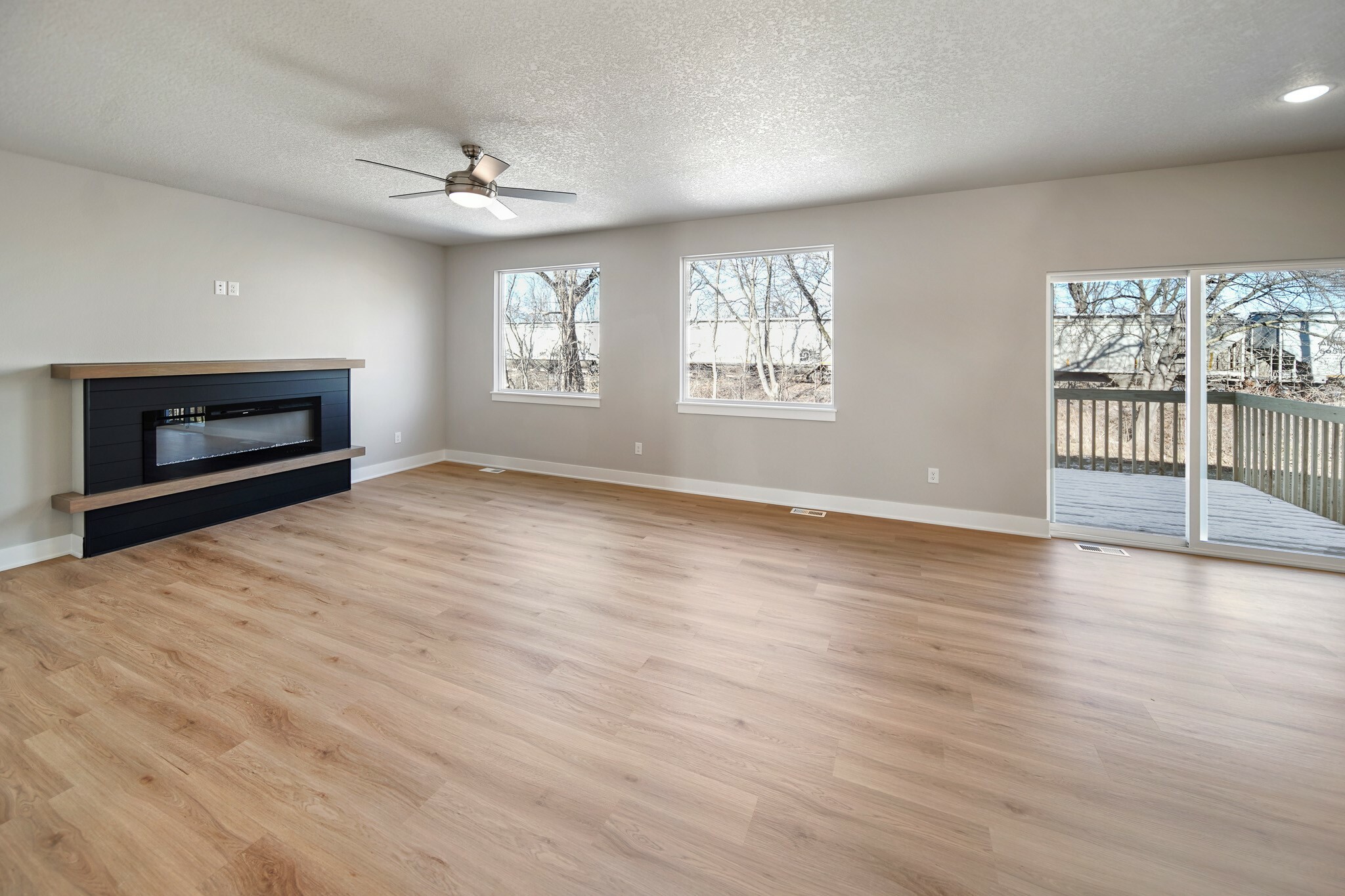 Property Photo:  1017 2nd Street NE  IA 50009 