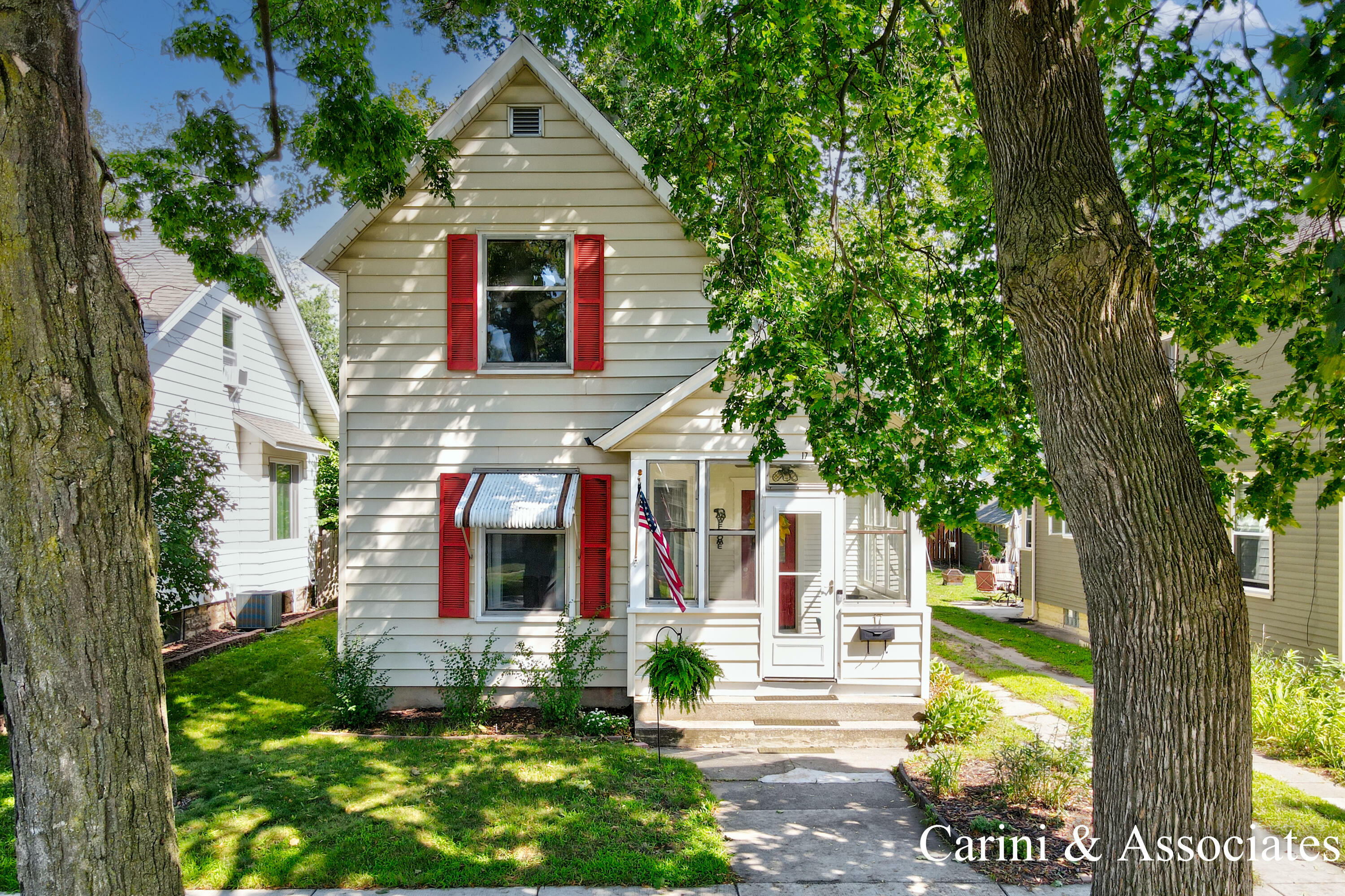 17 W 19th Street  Holland MI 49423 photo