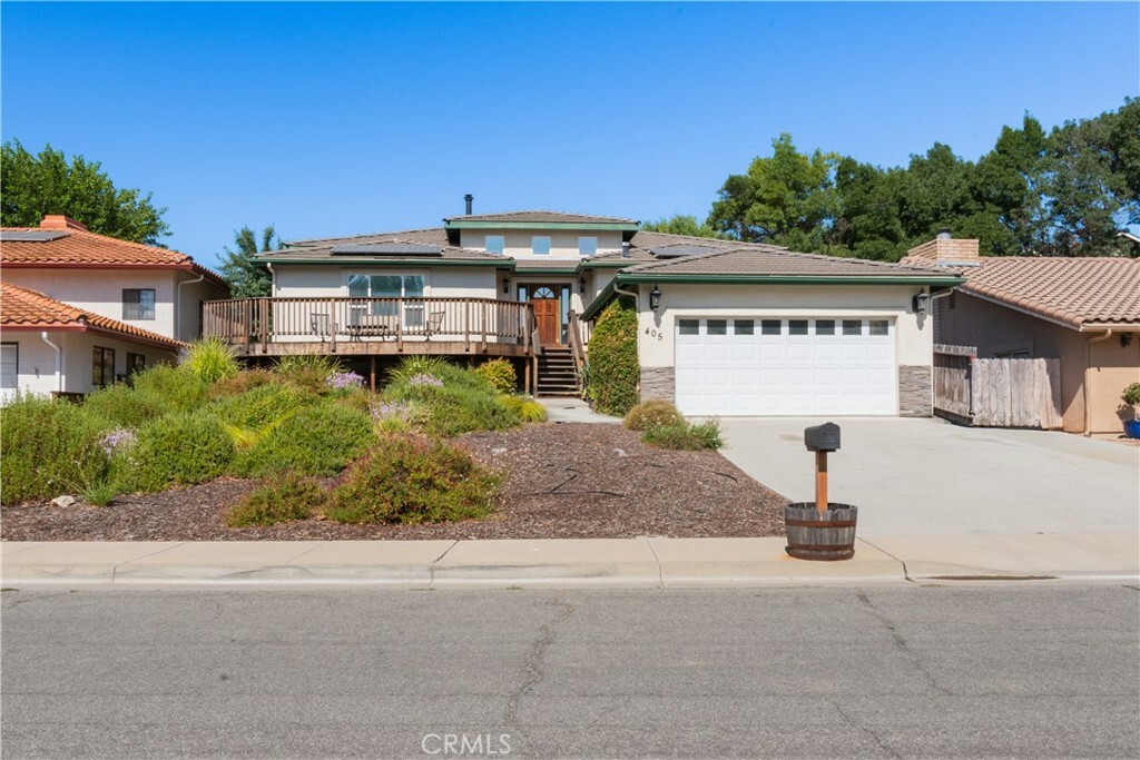 Property Photo:  405 Peachtree Lane  CA 93446 