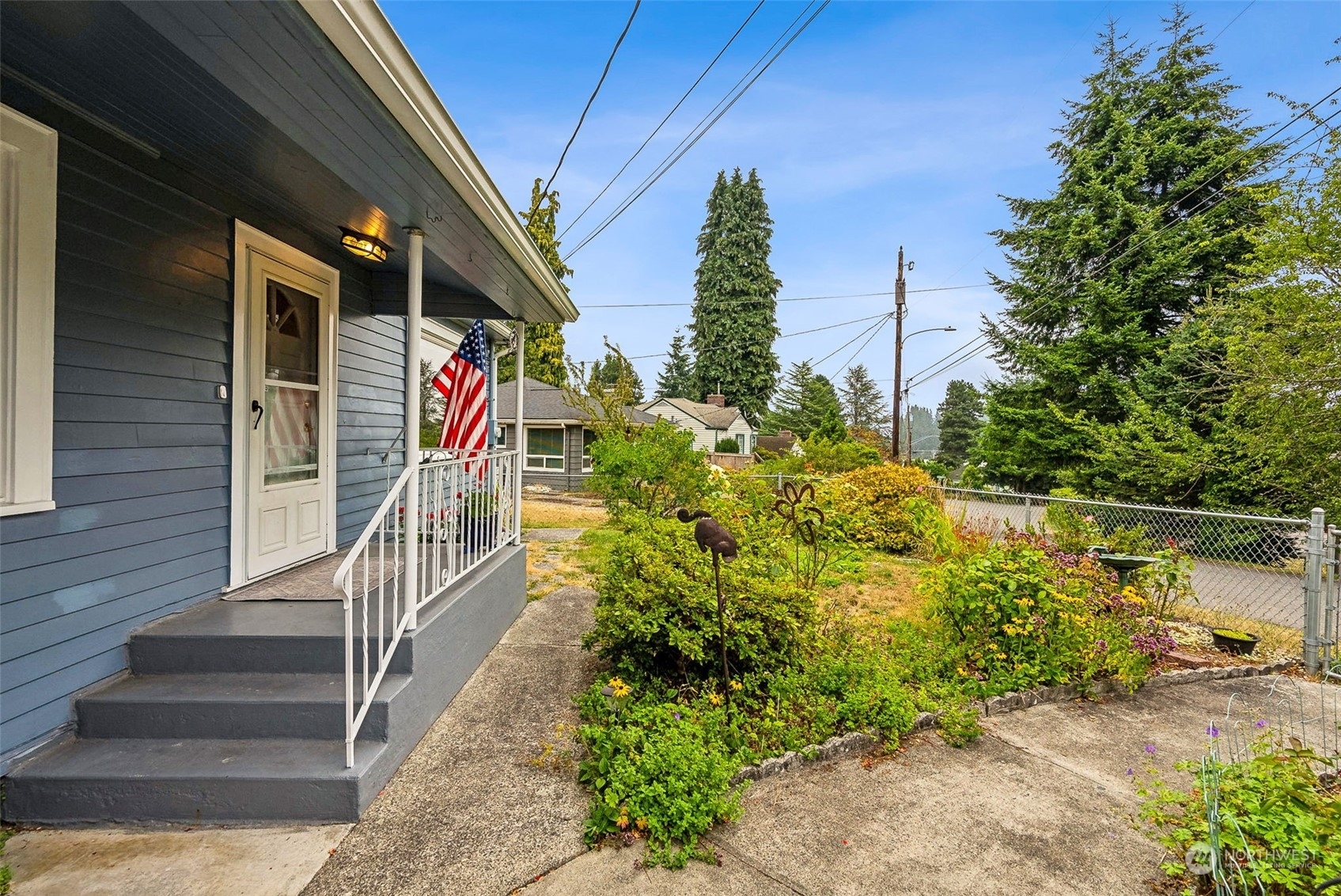 Property Photo:  5318 Fairview Avenue  WA 98203 