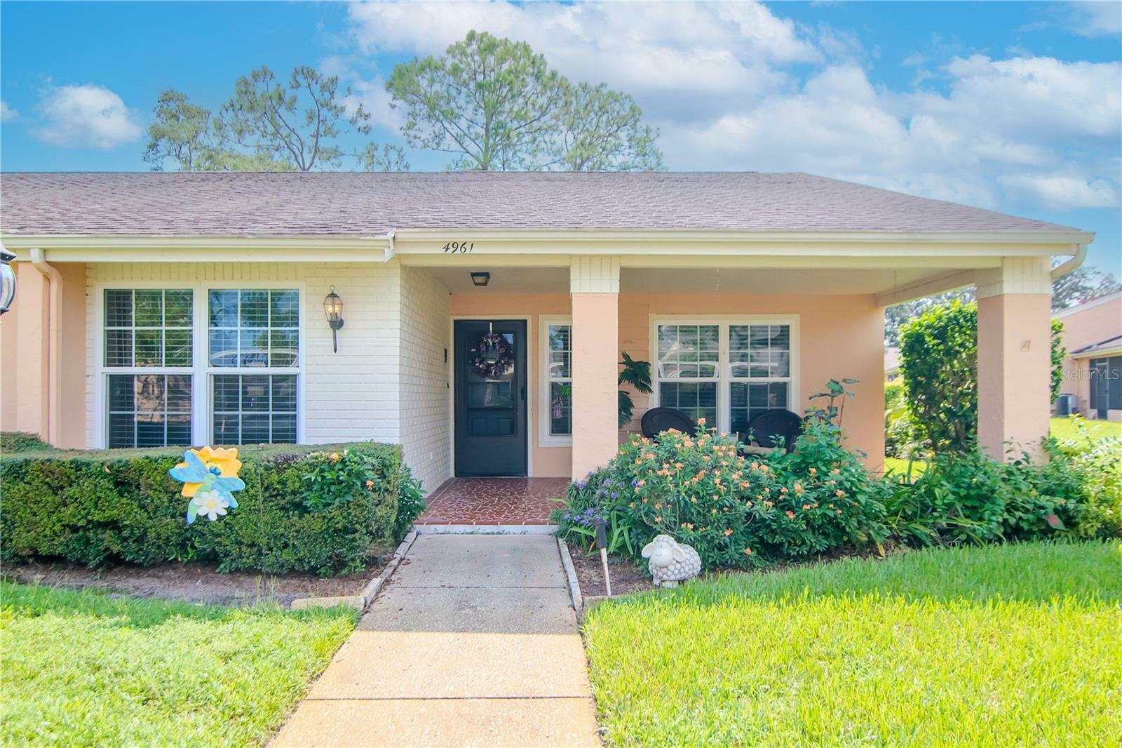 Property Photo:  4961 Grist Mill Circle  FL 34655 