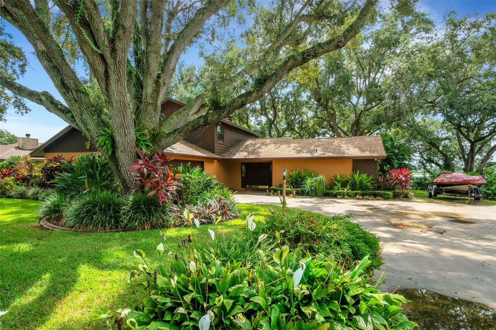 Property Photo:  2019 Shoreland Drive  FL 33823 