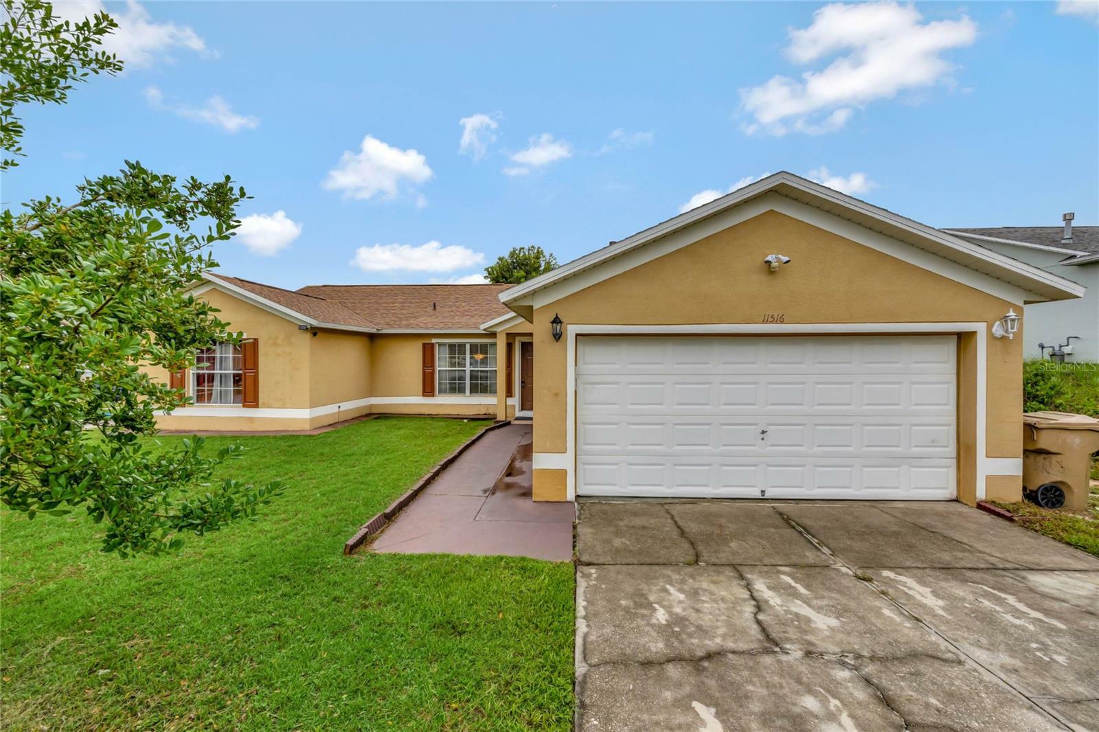 Property Photo:  11516 Brandiwine Court  FL 34711 