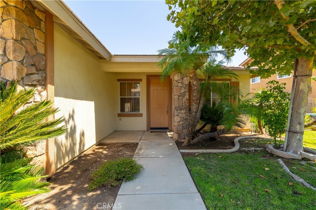 Property Photo:  1411 Pinewood Drive  CA 92881 