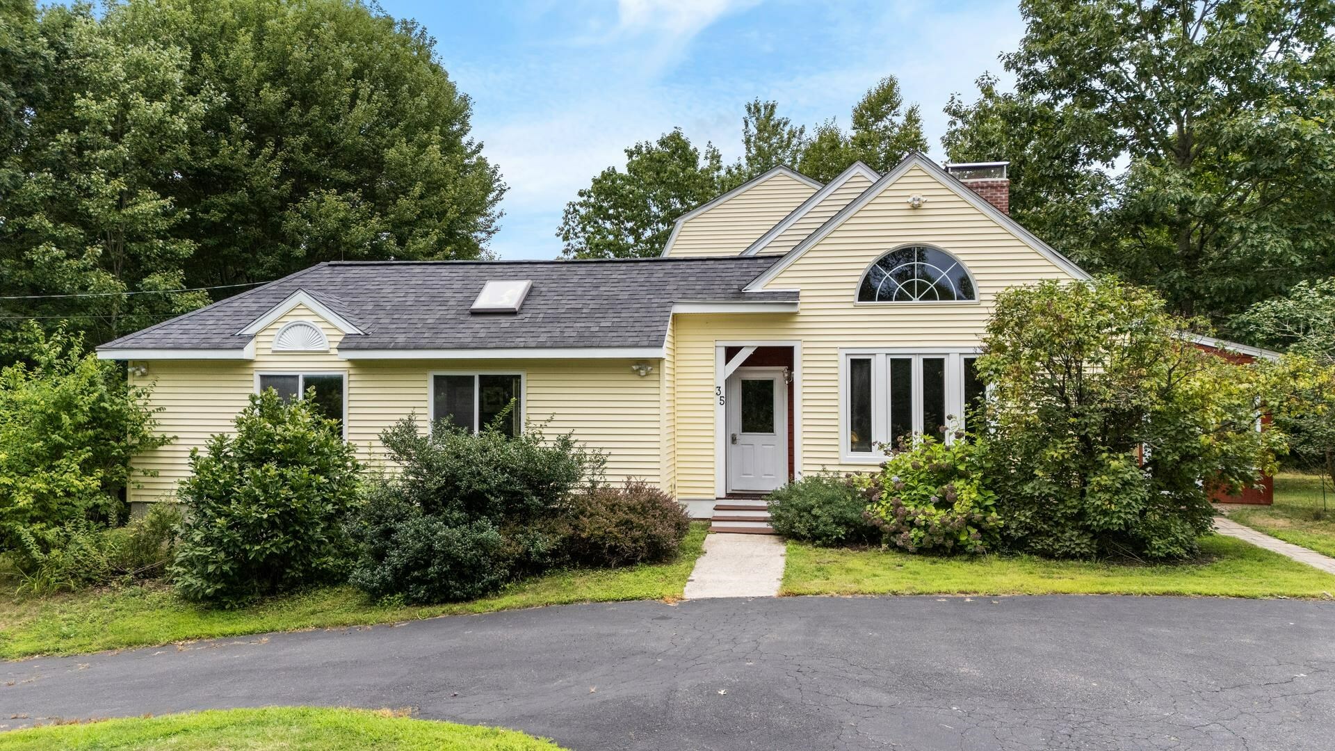 Property Photo:  35 Timberlane Road  NH 03826 