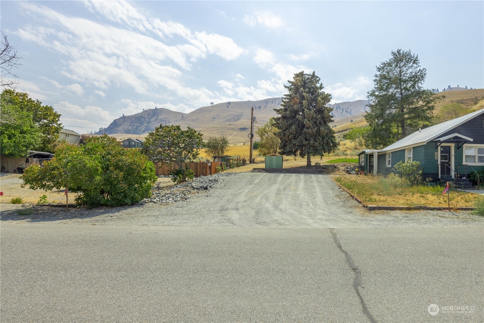 Property Photo:  303 E Nebraska St  WA 98816 