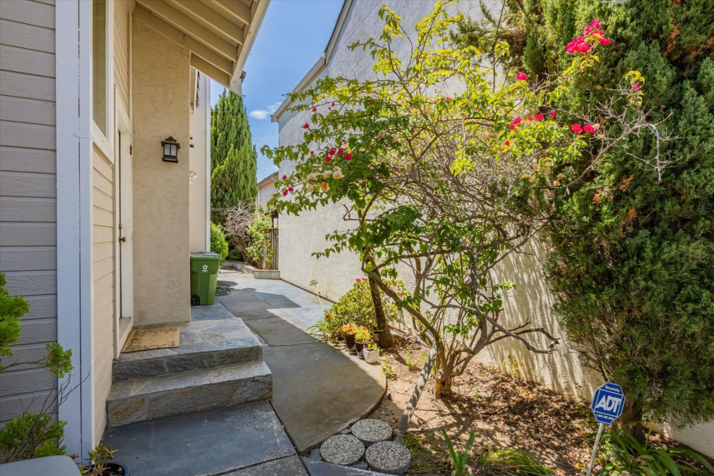 Property Photo:  4644 Creekwood Drive  CA 94555 