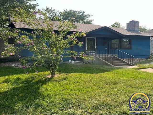 Property Photo:  1522 Washington St  KS 66801 