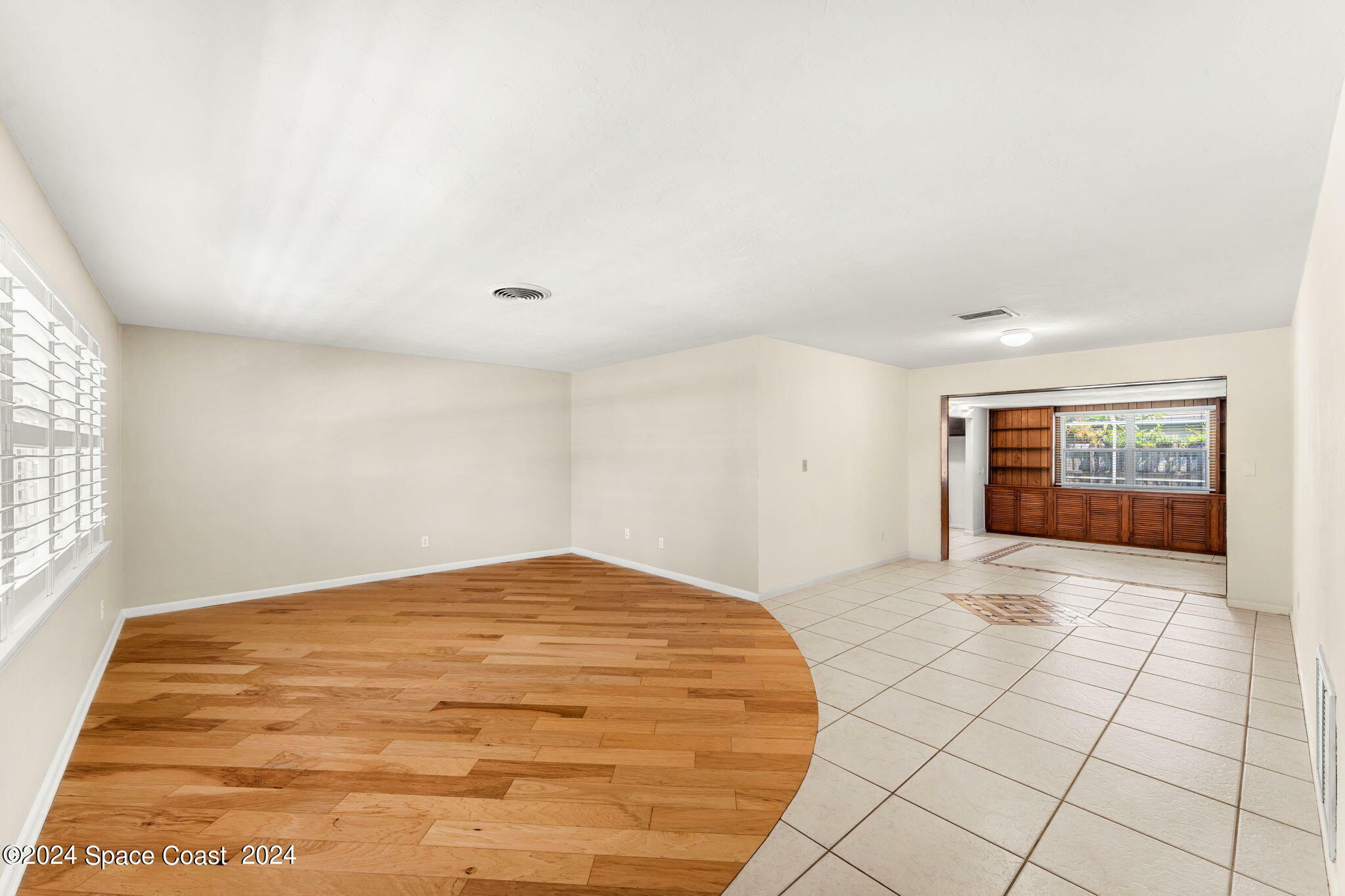 Property Photo:  500 Seabreeze Drive  FL 32903 