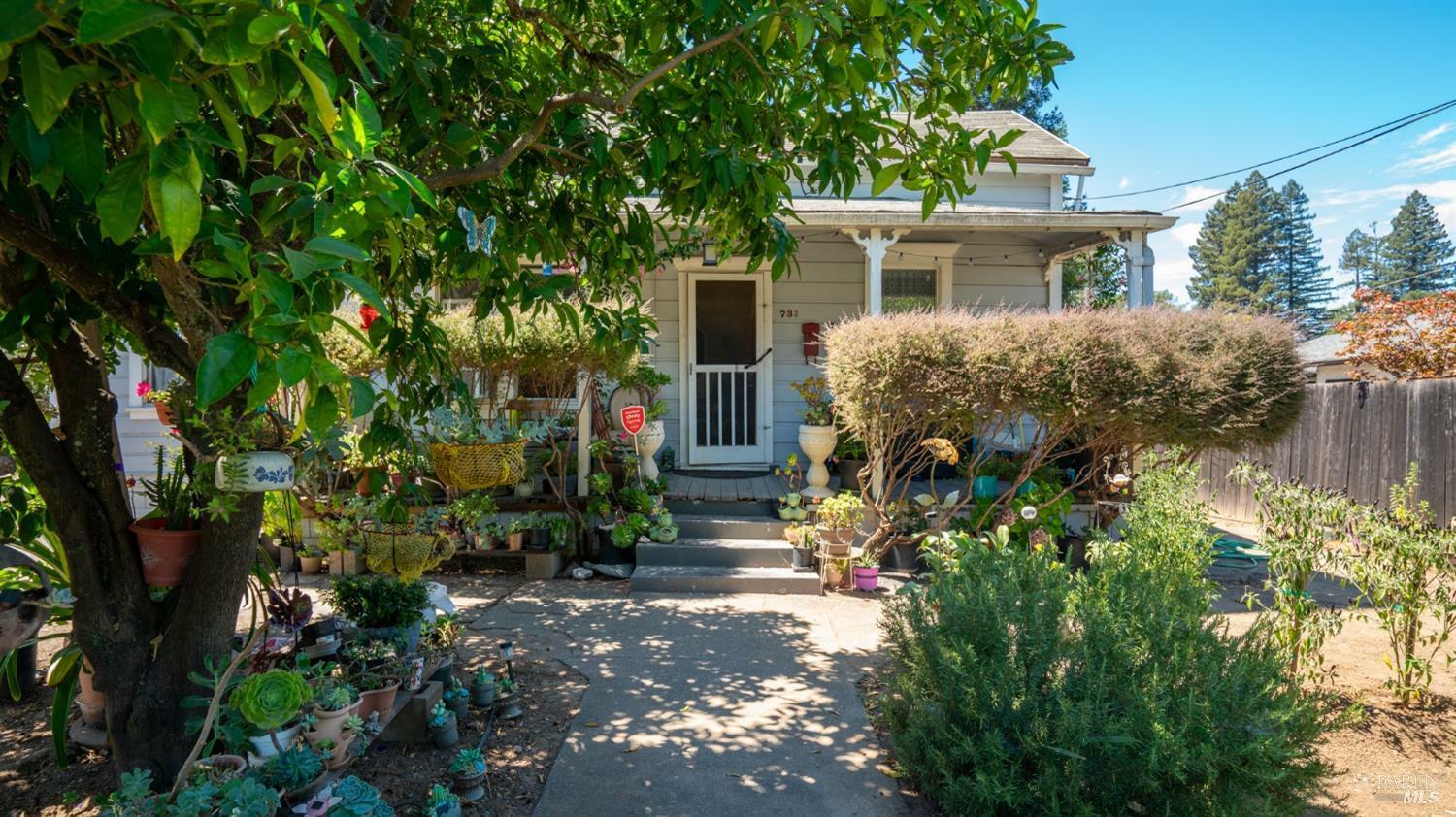 Property Photo:  729 733 University Street  CA 95448 