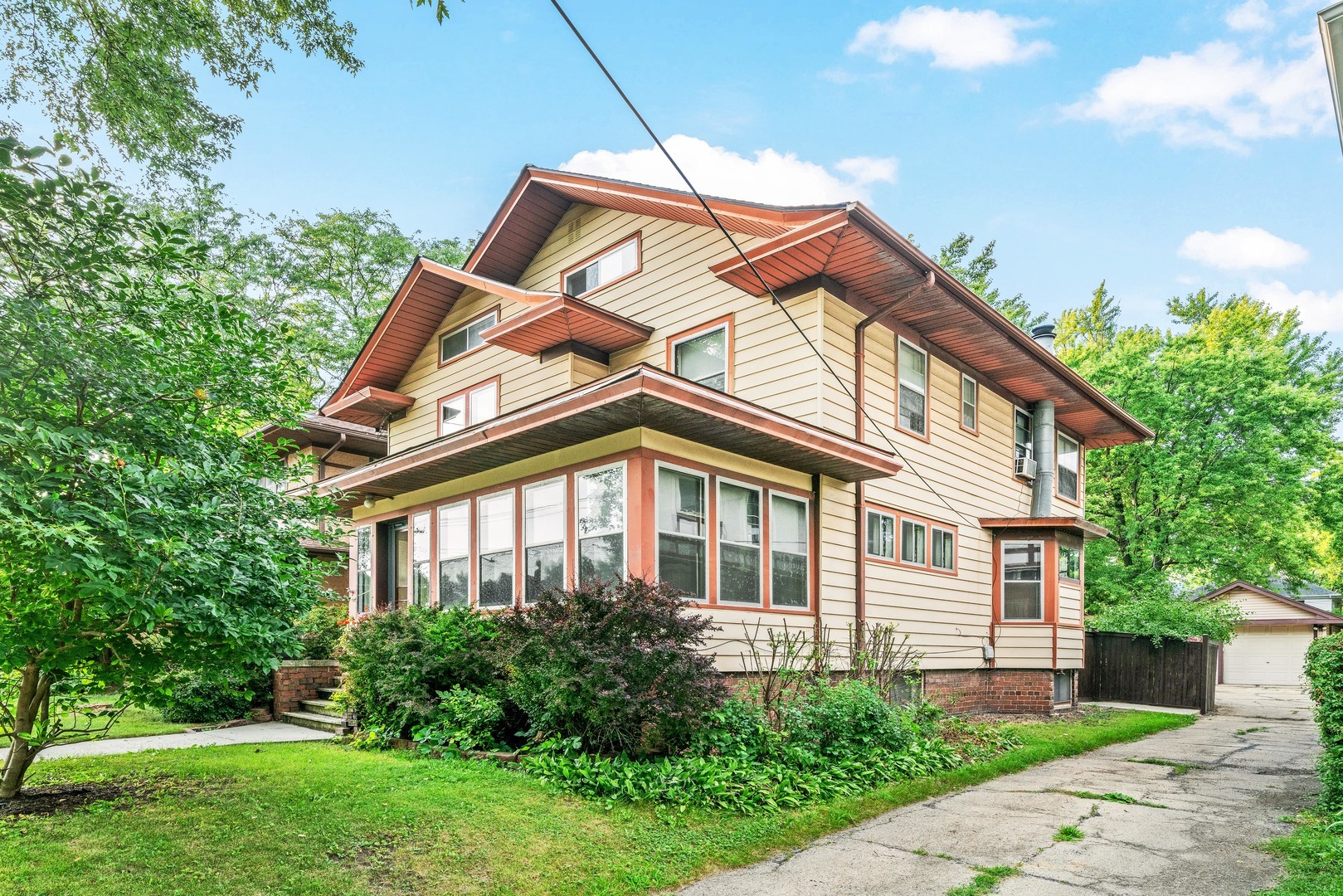 Property Photo:  727 Garfield Avenue  IL 60506 