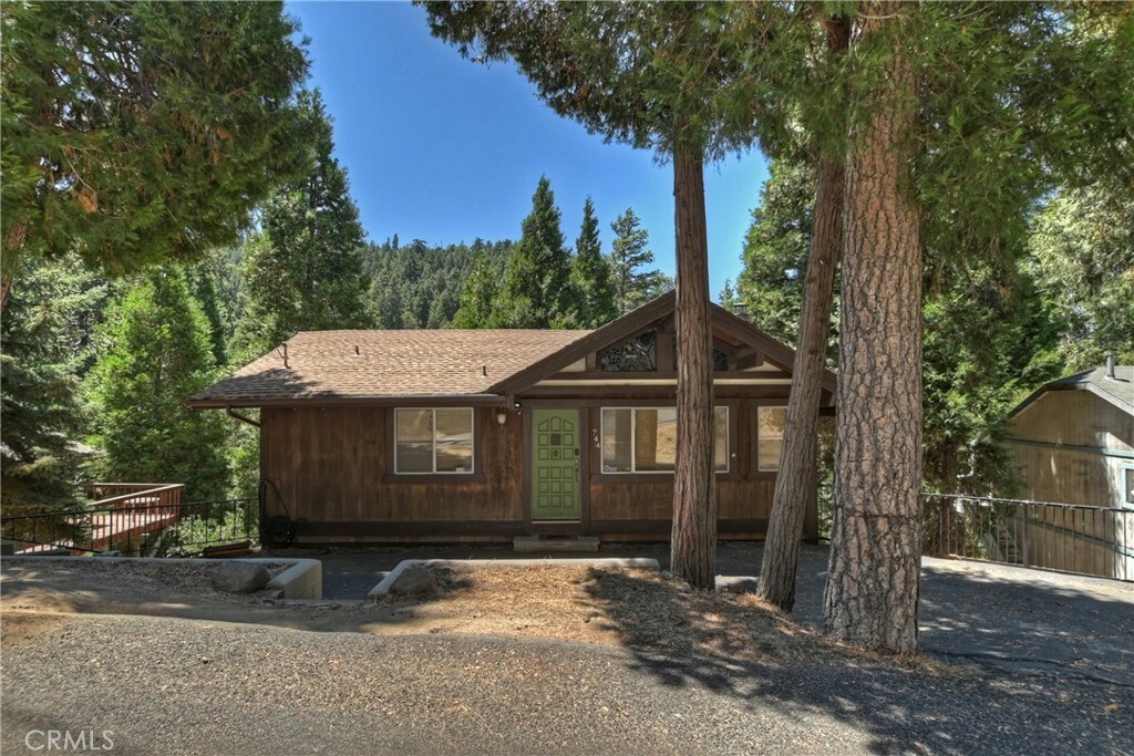 Property Photo:  744 Bergschrund Drive  CA 92325 