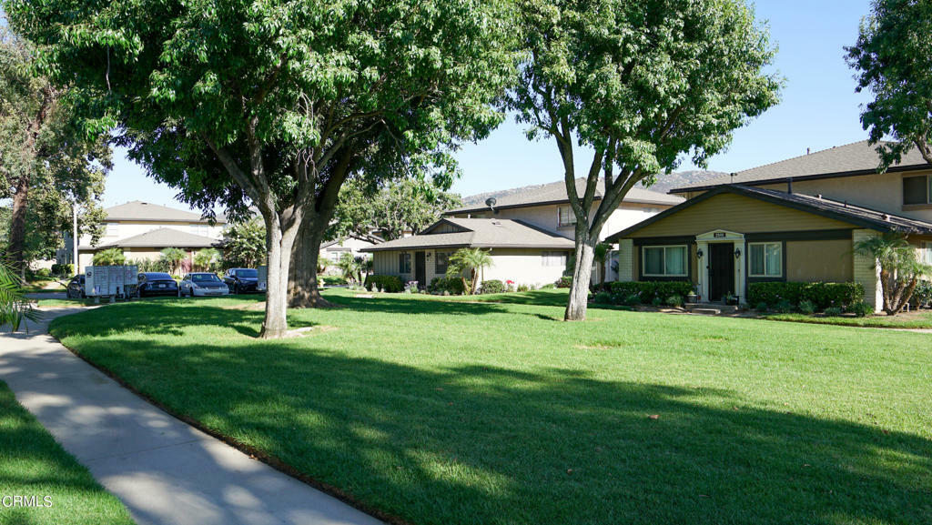 Property Photo:  2054 E Avenida Refugio 2  CA 93063 